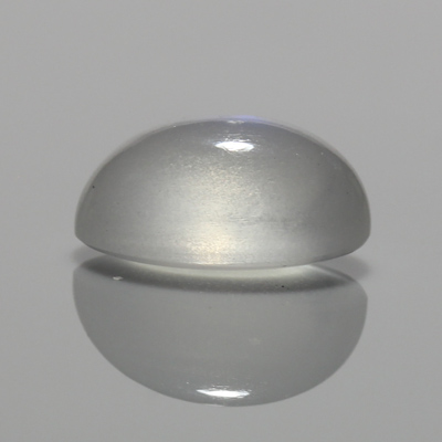 มูนสโตนหรือมุกดาหารเหลือบฟ้า (Blue sheen Moonstone) 2.94 กะรัต เนื้อเนียน
