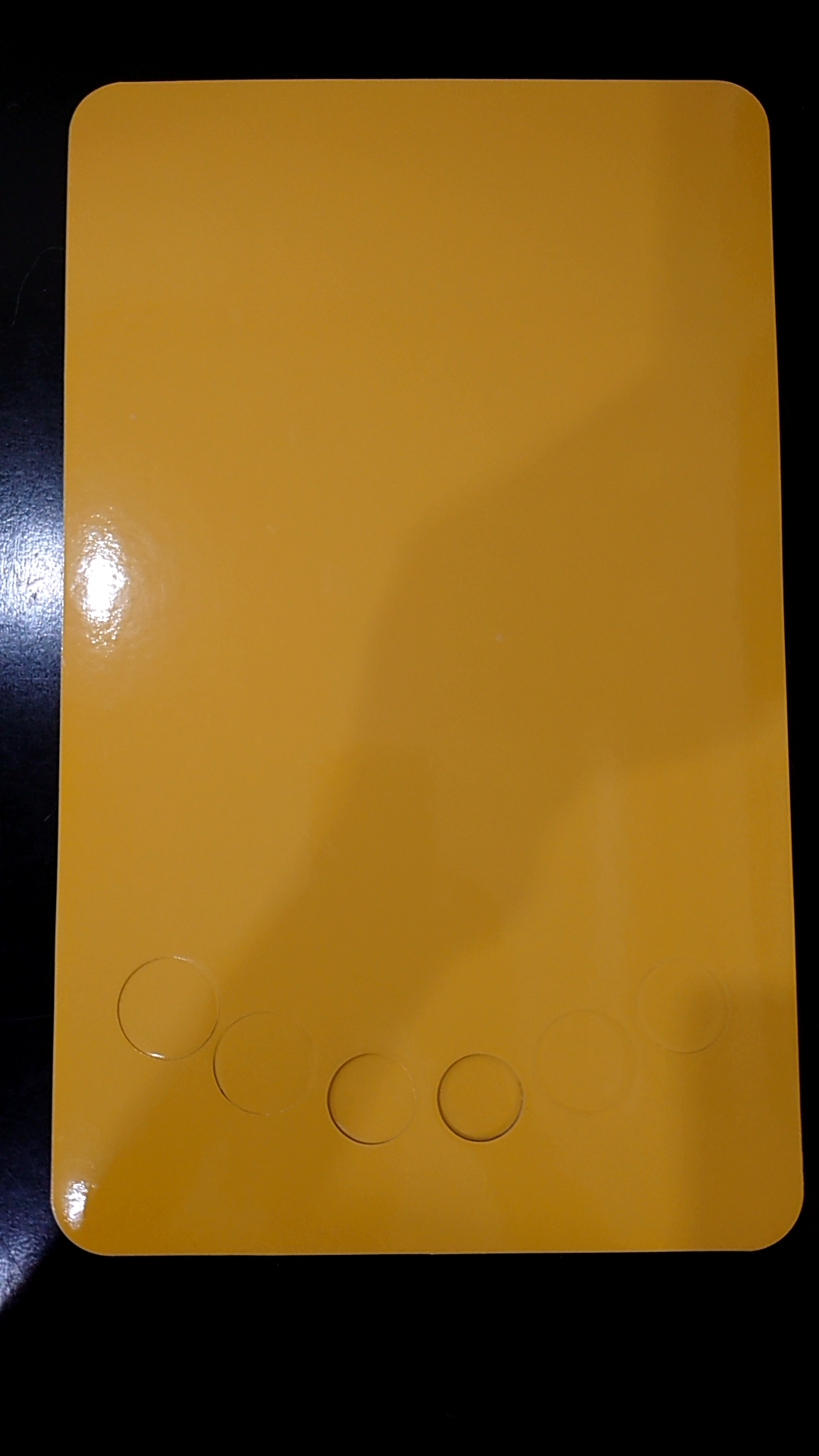 แผงใส่เหรียญกษาปณ์ ชุดหลังครุฑ 6 ช่อง สีเหลือง ขนาด (35x21.5 เซ็น)