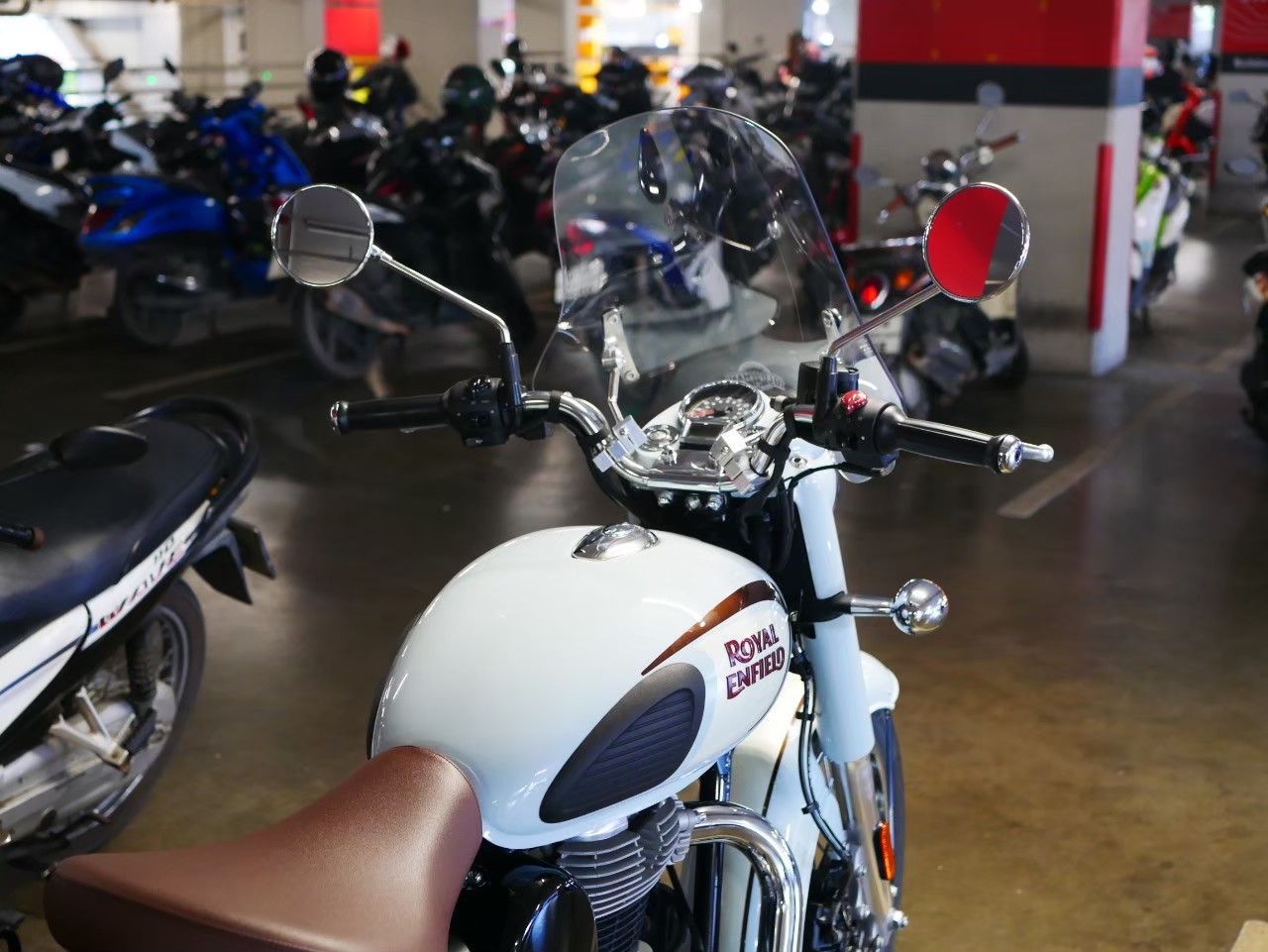 ชิวหน้า ไฟกลม ทรงสูง 47 ซม. สีใส