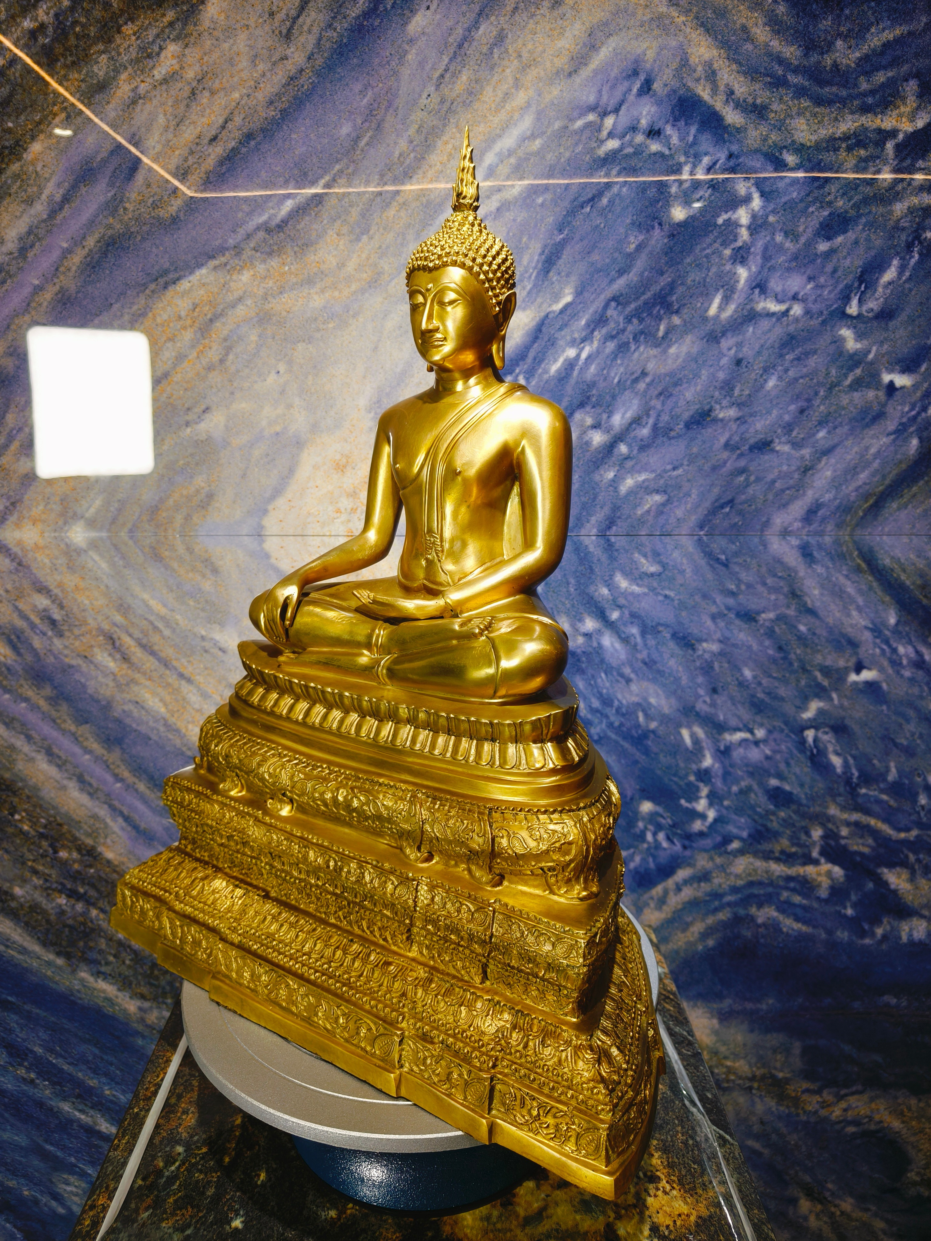 พระพุทธชินสีห์ หน้าตัก 9 นิ้ว