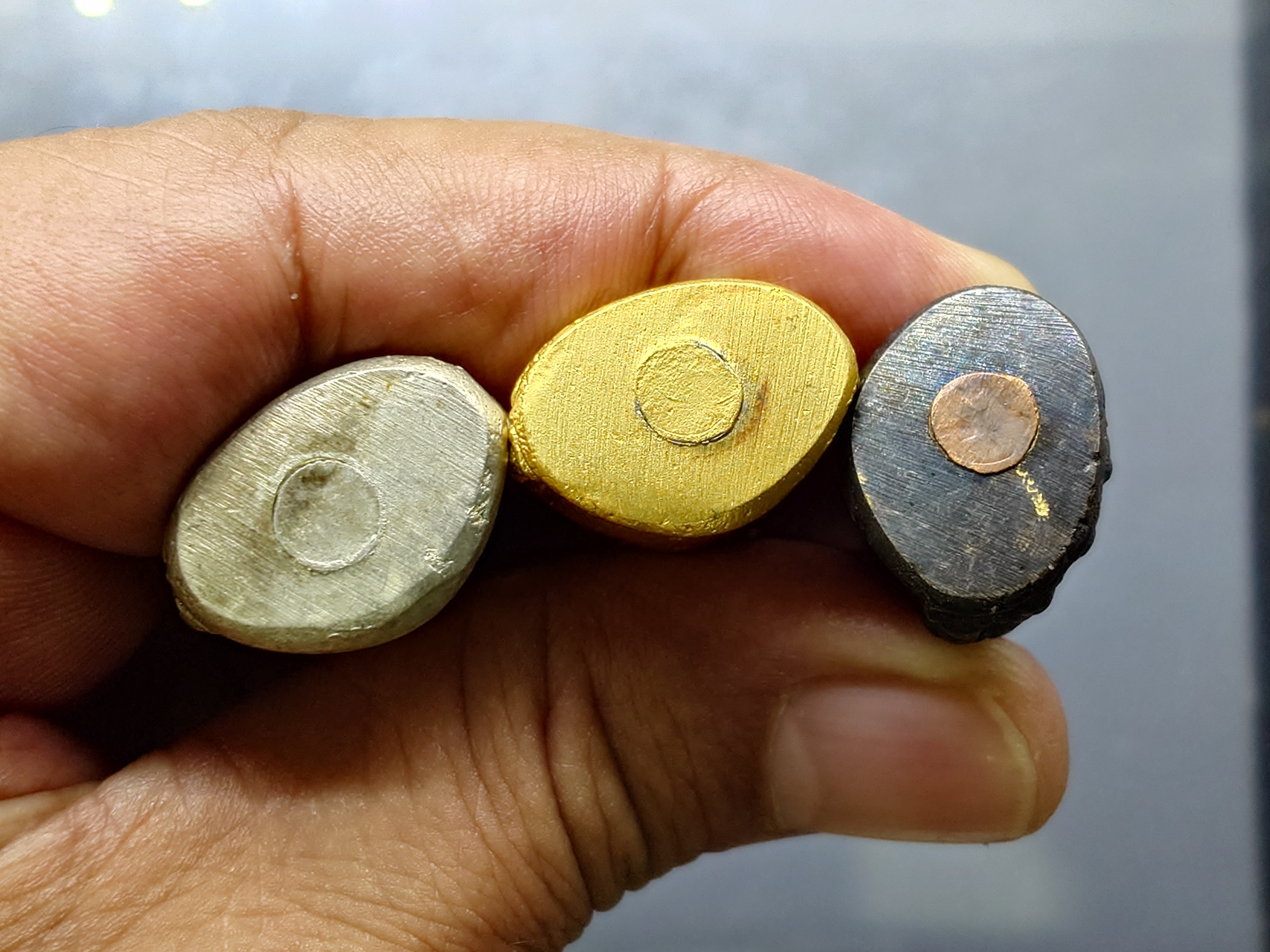 พระกริ่งบารมี ๘๔ ญสส 84 พรรษา สมเด็จพระญาณสังวร สมเด็จพระสังฆราช เนื้อโลหะผสม วัดบวรนิเวศวิหาร ปี2540 พร้อมกล่องเดิม