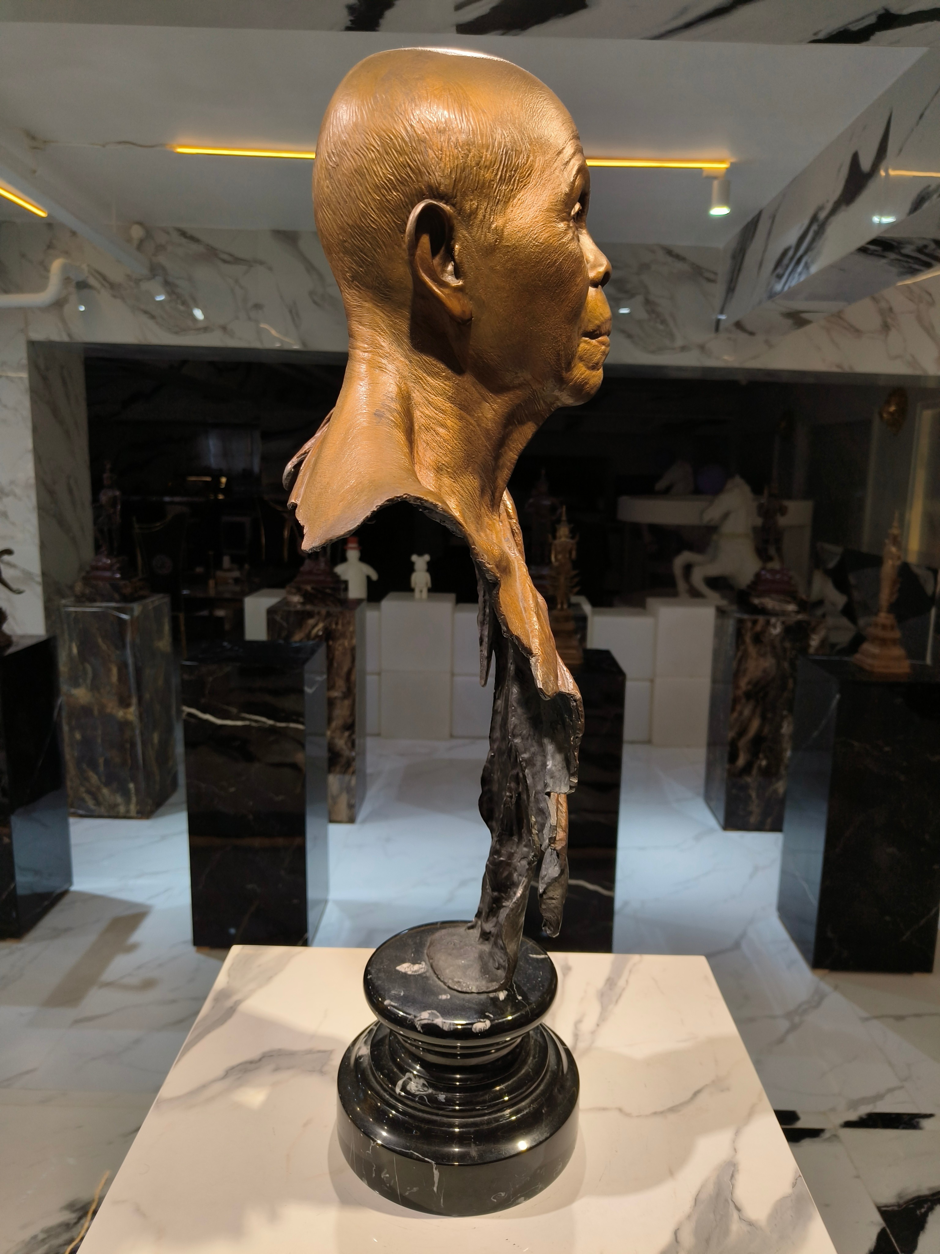 รูปหล่อ หลวงพ่อคูณ ของ อาจารย์ สันติ พิเชฐชัยกุล