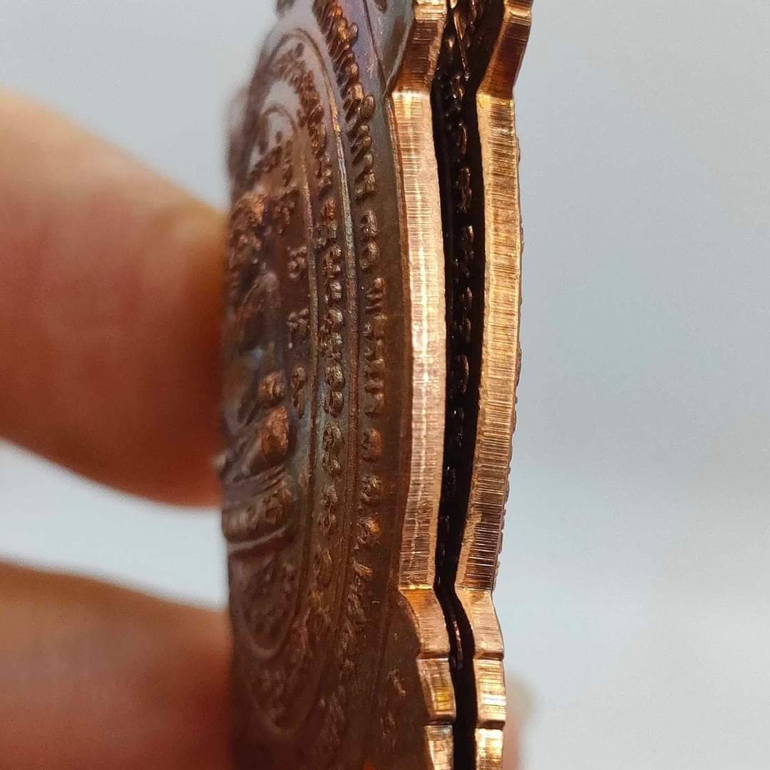 พญาเต่าเรือน รุ่นอายุยืน รุ่นแรก (หลวงปู่หลิวร่วมปลุกเสก) ฉลองพระชนมายุพรรษา 80 พรรษา ญสส สมเด็จพระสังฆราช วัดบวรนิเวศวิหาร ปี 2536