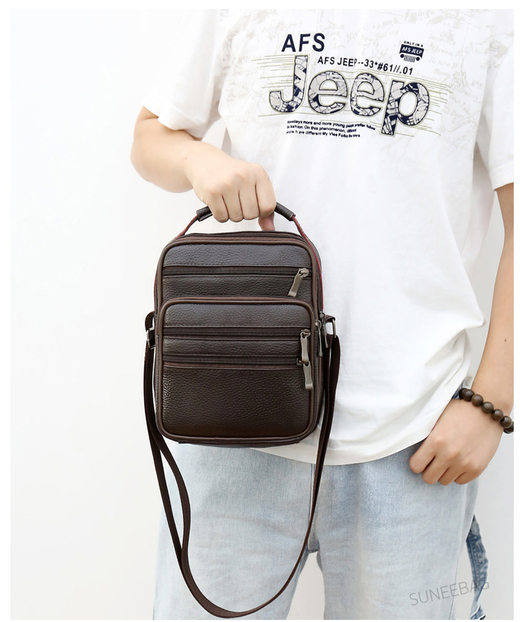 กระเป๋าสะพายข้างผู้ชายหนังแท้ CODE:A049