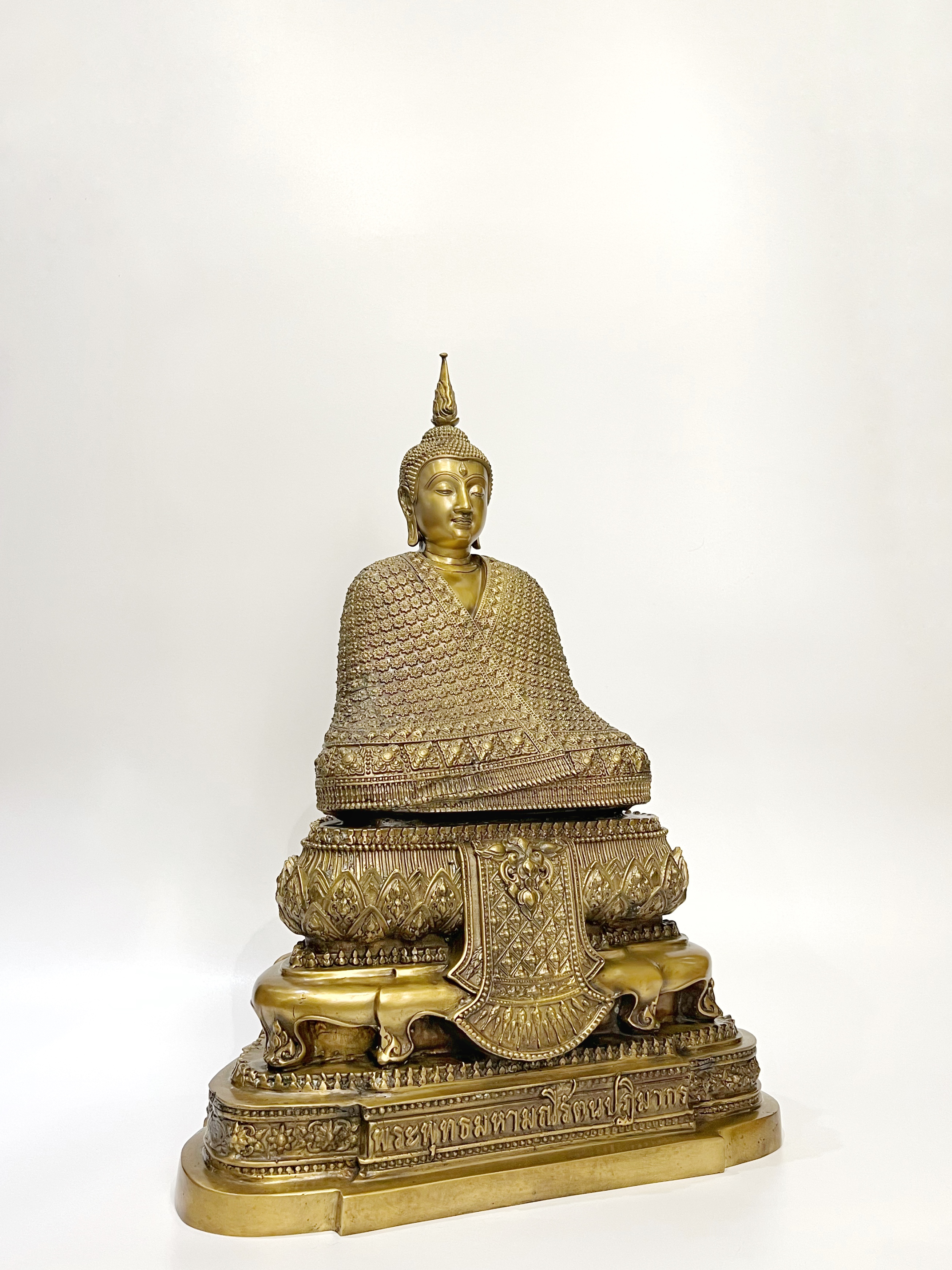 รูปหล่อ พระแก้วมรกต ทรงเครื่อง 3 ฤดู หน้าตัก 9 นิ้ว