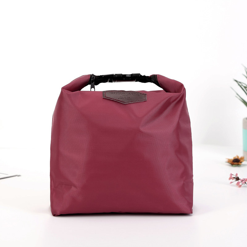 Muisungshop COD 🆗 กระเป๋าเก็บความเย็น ICONIC LUNCH POUCH - CLASSIC LINE ราคา 49 บาท โดย muisungshop