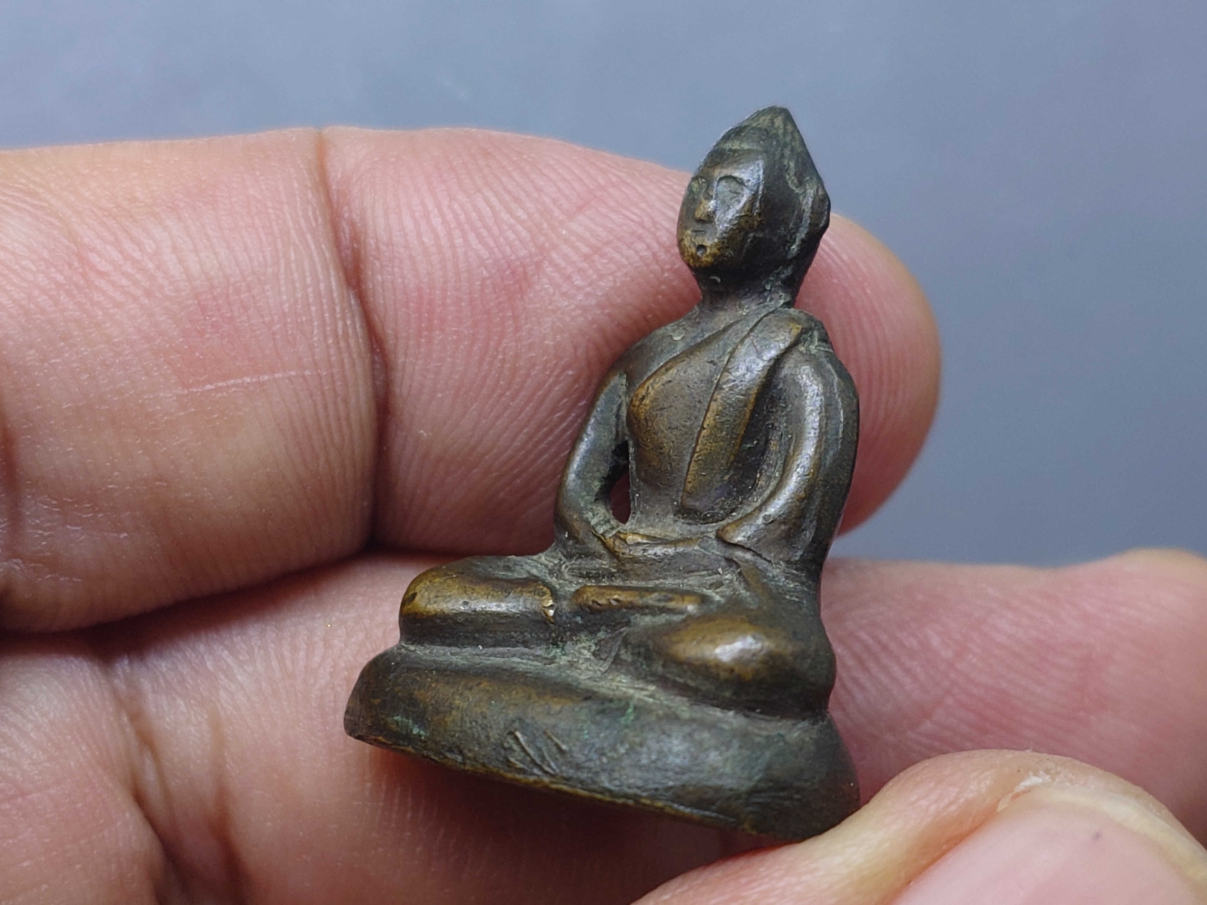 พระกริ่ง ฝีพระหัตถ์สมเด็จย่า ปี 2515 นิยม หายาก สภาพสวย