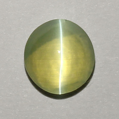 **ขายแล้ว**คริสโซเบริลตาแมวหรือไพฑูรย์ (Cat's eye Chrysoberyl) 1.39 กะรัต เนื้อเนียน จากศรีลังกา