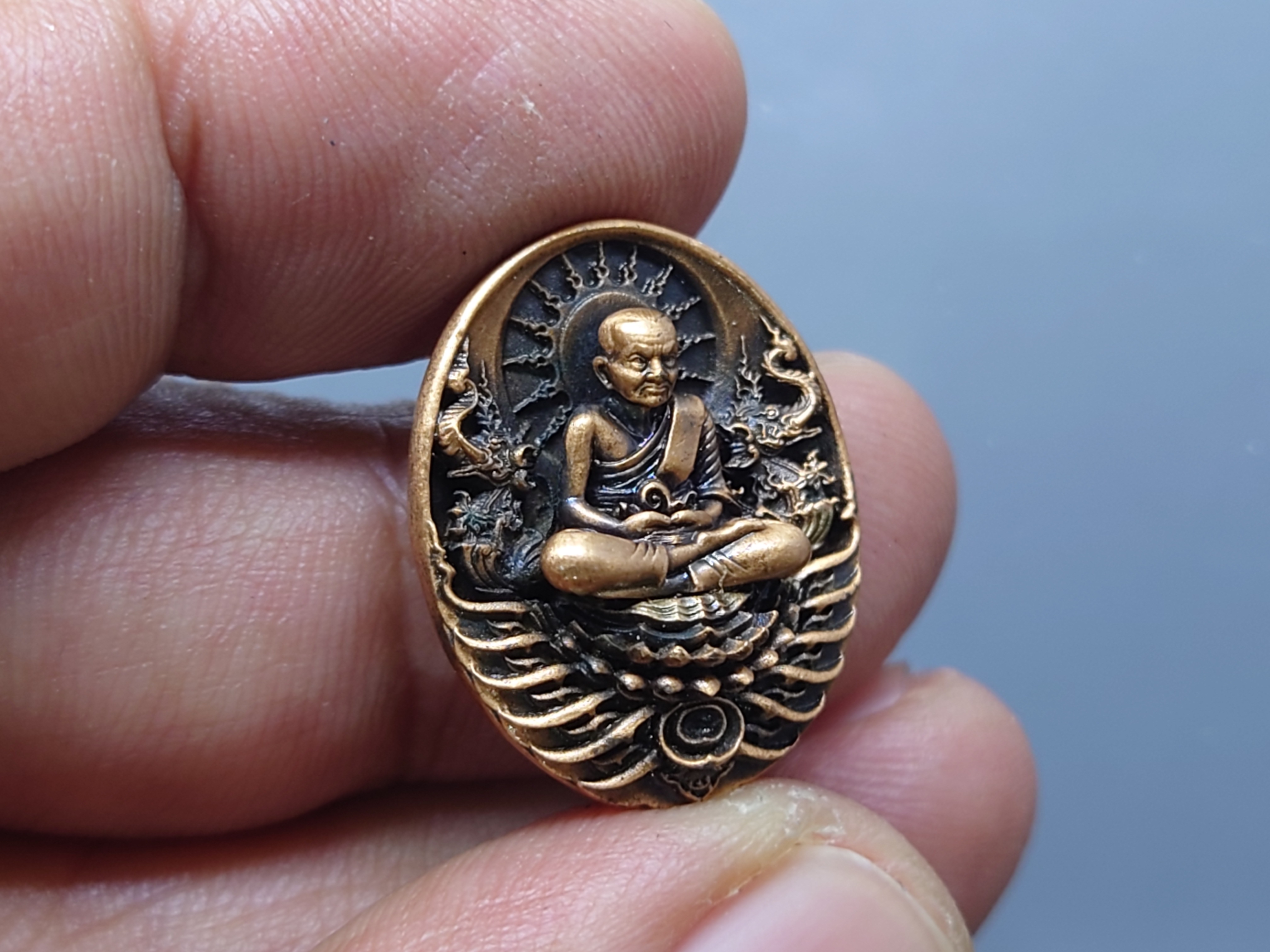 เหรียญหลวงปู่ทวด รุ่นอภิเมตรา มหาโพธิสัตว์ พิมพ์จิ๋ว เนื้อทองแดงนอก (แยกชุดกรรมการ โคท ๒๐๐๐) ควบคุมออกแบบโดย อ.เฉลิมชัย พ.ศ.2558