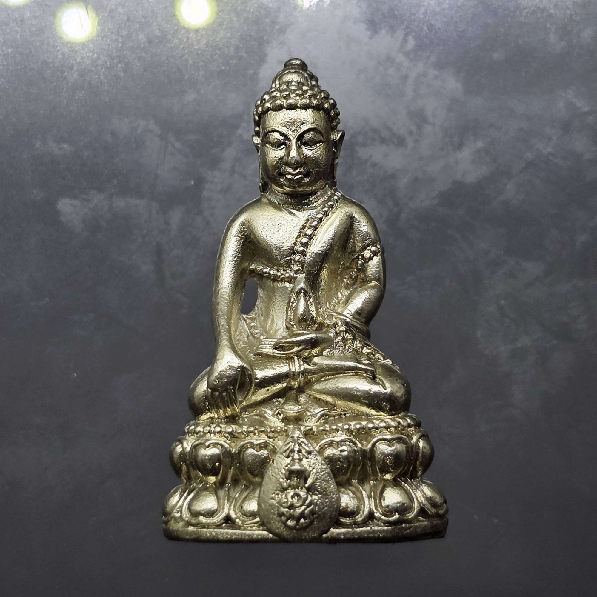 พระกริ่งนวปทุม ภปร เนื้อเงิน พ.ศ.2535 พร้อมกล่องเดิม รับประกันแท้ นิยม สร้างน้อย หายาก