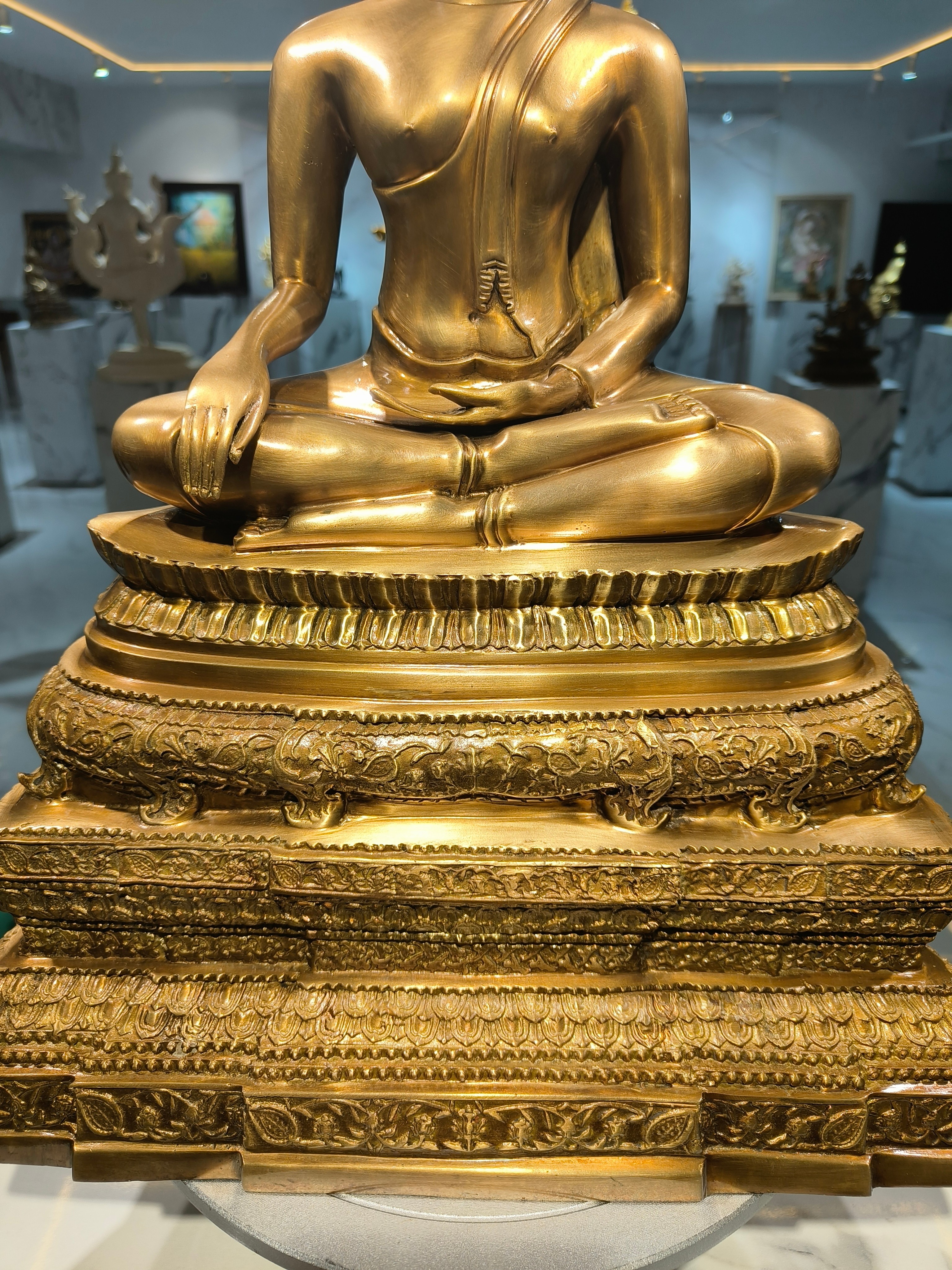 พระพุทธรูป พระพุทธชินสีห์ หน้าตัก 9" ฉลองพระชันษา 100 ปี สมเด็จพระญาณสังวร สมเด็จพระสังฆราช สกลมหาสังฆปริณายก วันที่ 3 ตุลาคม พ.ศ. 2556 วัดบวรนิเวศวิหาร กรุงเทพมหานคร