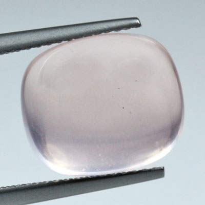 โรสควอตซ์ (Rose Quartz) 8.10 กะรัต รูปคูชั่นหลังเบี้ย สีชมพู