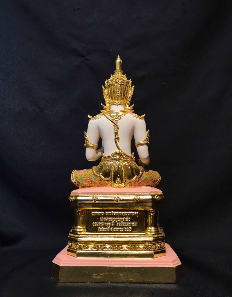 รูปหล่อ มหาเทพพระวิษณุกรรมบรมครู (ปางประทานความสำเร็จ) ในโอกาส 100 ปี โรงเรียนเพาะช่าง ปี 2556