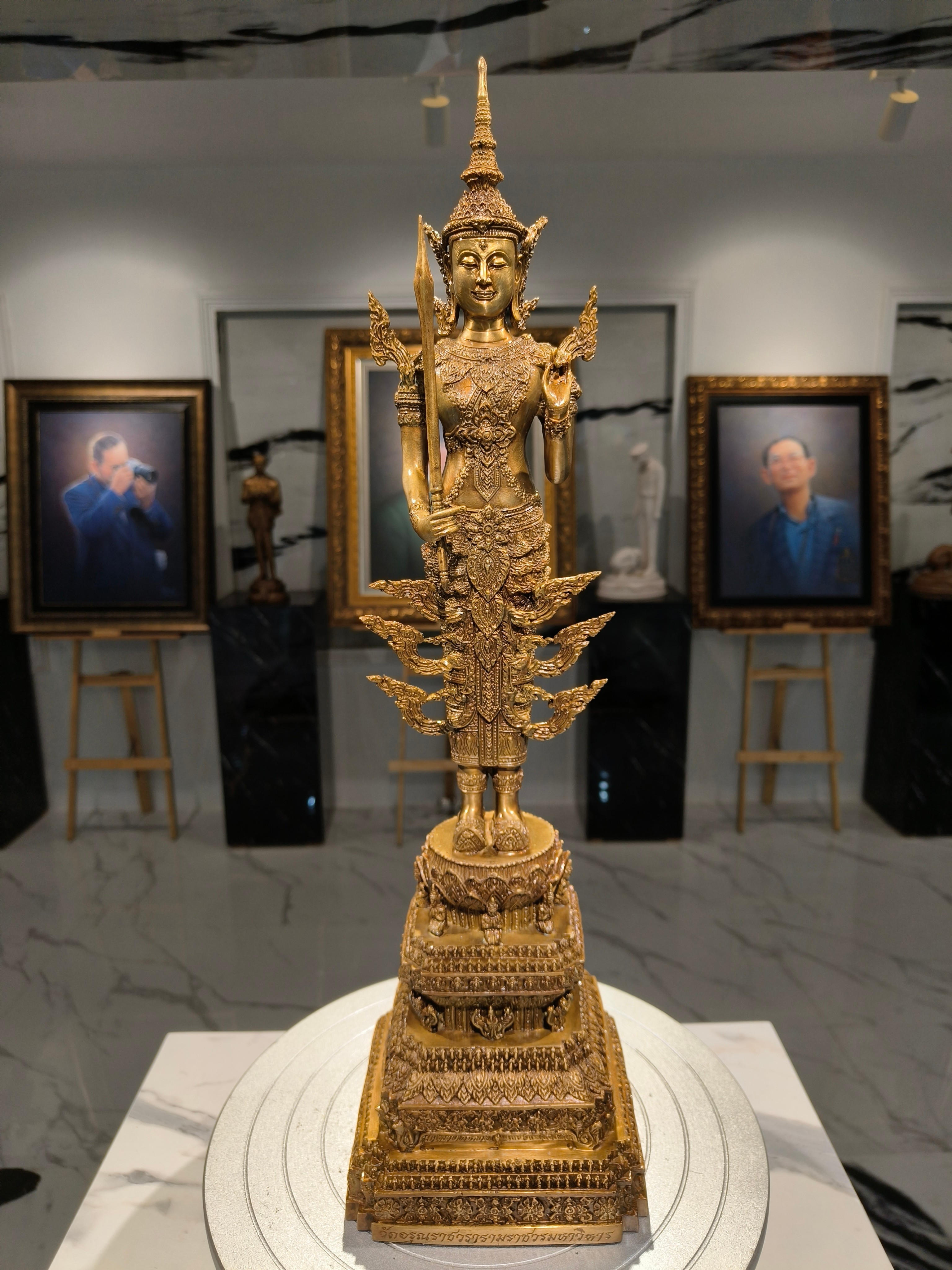 พระพุทธรูป พระสยามเทวาธิราช ทรงเครื่องจักพรรดิ์ หน้าตัก 5 นิ้ว วัดอรุณราชวรารามราชวรมหาวิหาร ปี พ.ศ.2539