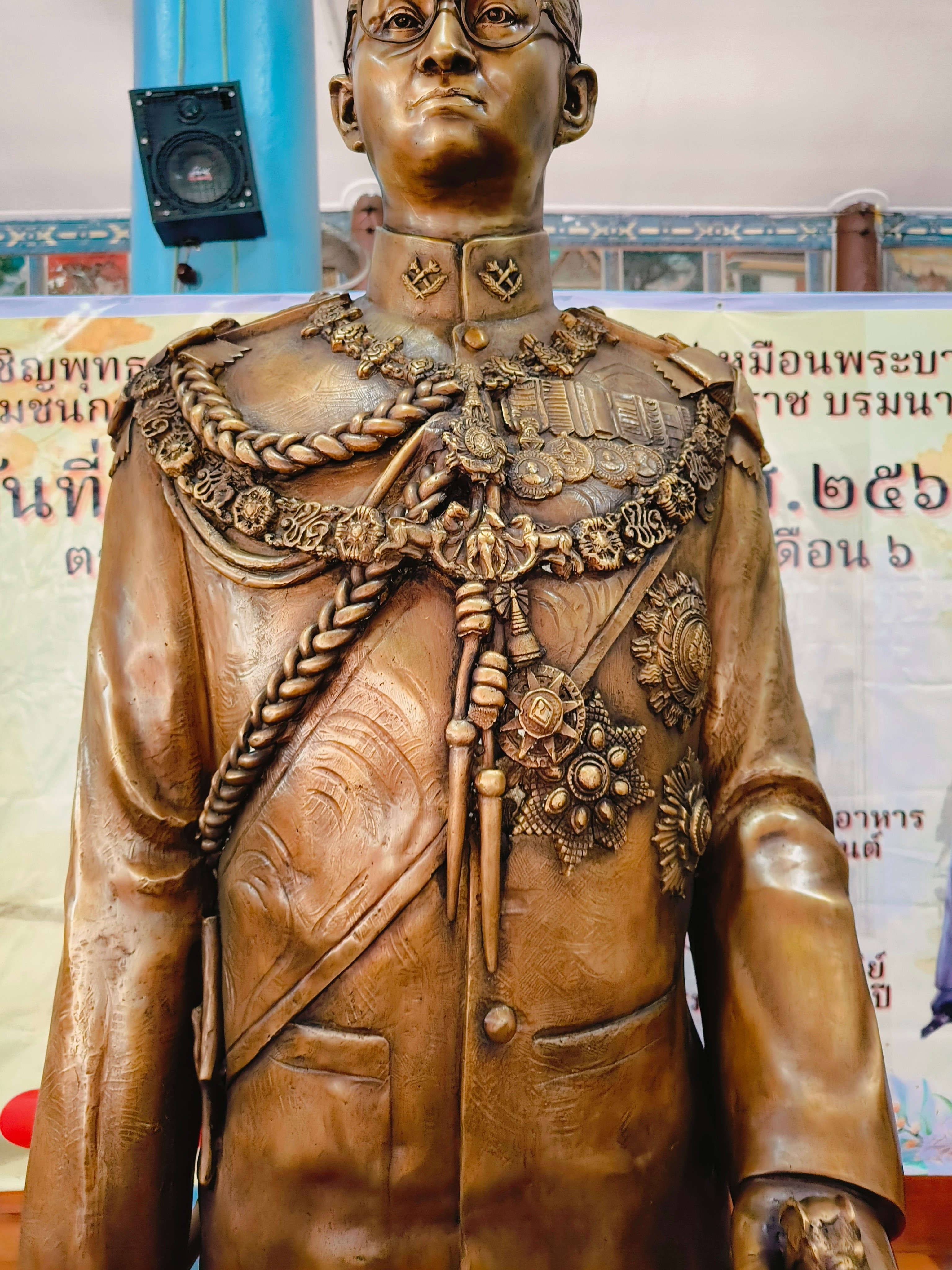 รูปหล่อ ร.9 รัชกาลที่ 9 เต็มองค์ สูง 180 cm.