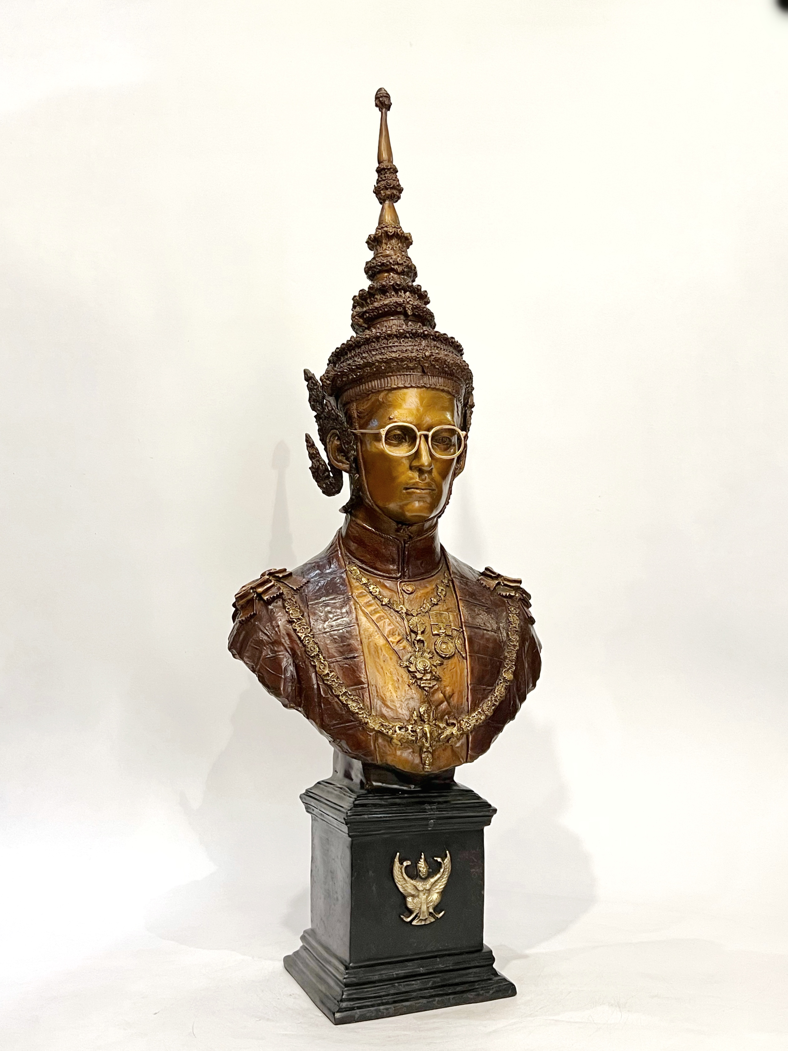 รูปหล่อ รัชกาลที่ 9 ร.9 ครึ่งพระองค์ (ทรงพระมหาพิชัยมงกุฎ)