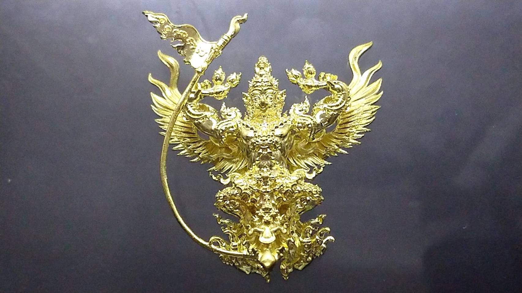พญาครุฑทรงมหิธานุภาพ เชิญธงเศรษฐี เนื้อปัญจโลหะบังเกิดทรัพย์ วัดครุฑ อยุธยา รุ่น4
