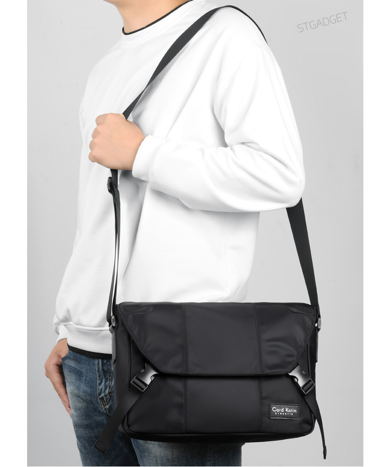 กระเป๋าสะพายข้าง Crossbody Bags กระเป๋าผู้ชาย กระเป๋าใส่ไปทำงาน ของแท้ 100% ใส่ iPad ได้ A053