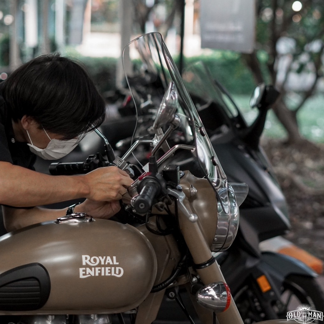 ชิวหน้า ไฟกลม ทรงสูง 47 ซม. สีใส