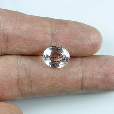 **ขายแล้ว**พีทาไลท์ (Petalite) 3.55 กะรัต เนื้อใส รูปไข่ หายากมาก