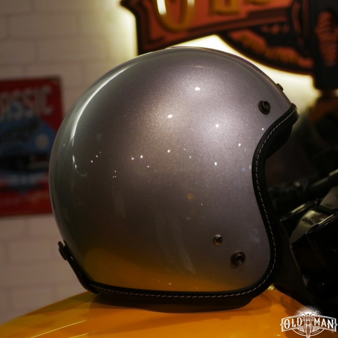 หมวกกันน๊อค Moto twist สีบรอนเงินเงา (สอบถามไซส์ก่อนสั่งซื้อ)