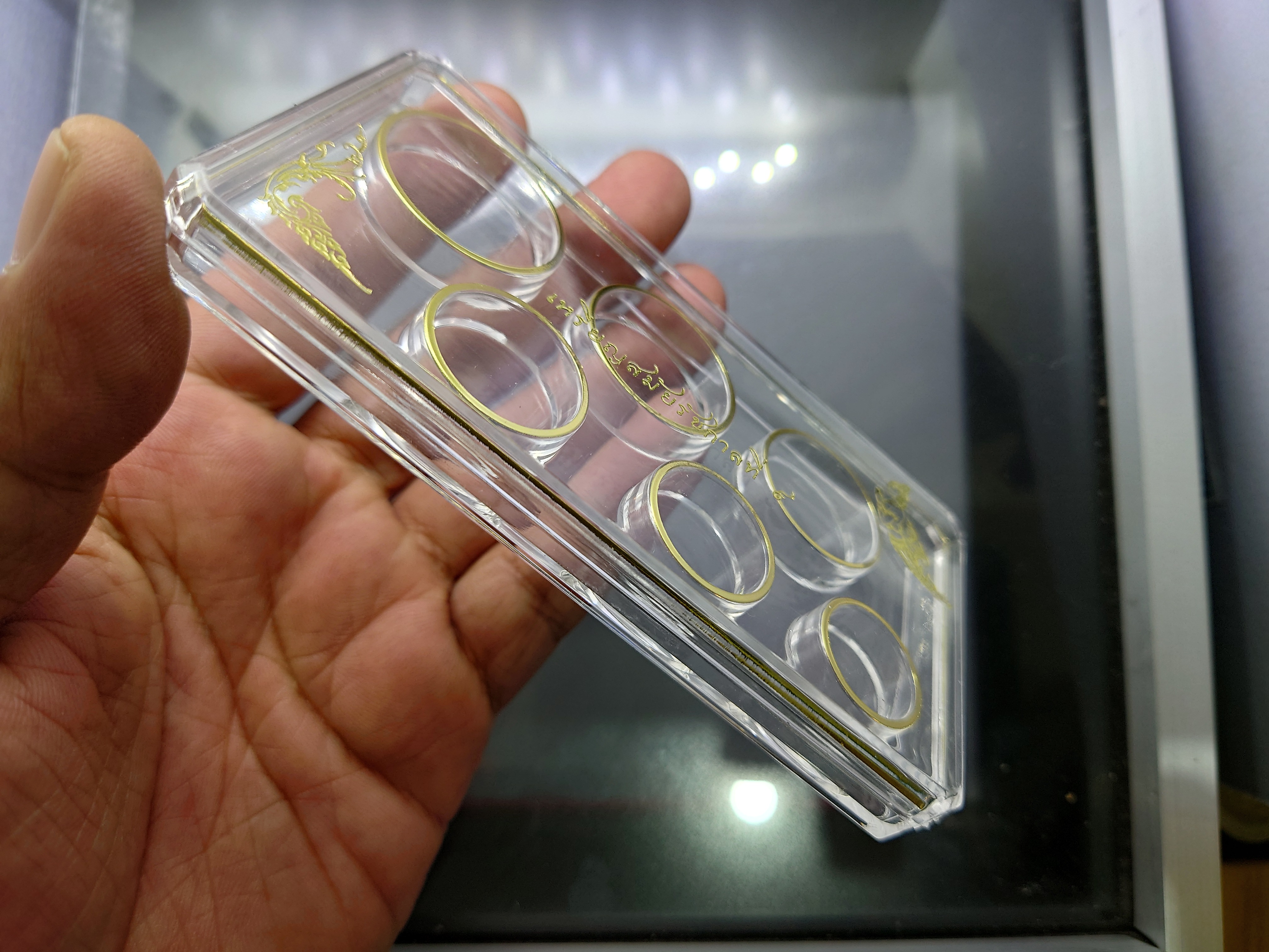 ตลับ อครีลิค ทรงสี่เหลี่ยม ใส่เหรียญหมุนเวียน รัชกาลที่9 (6ช่อง)