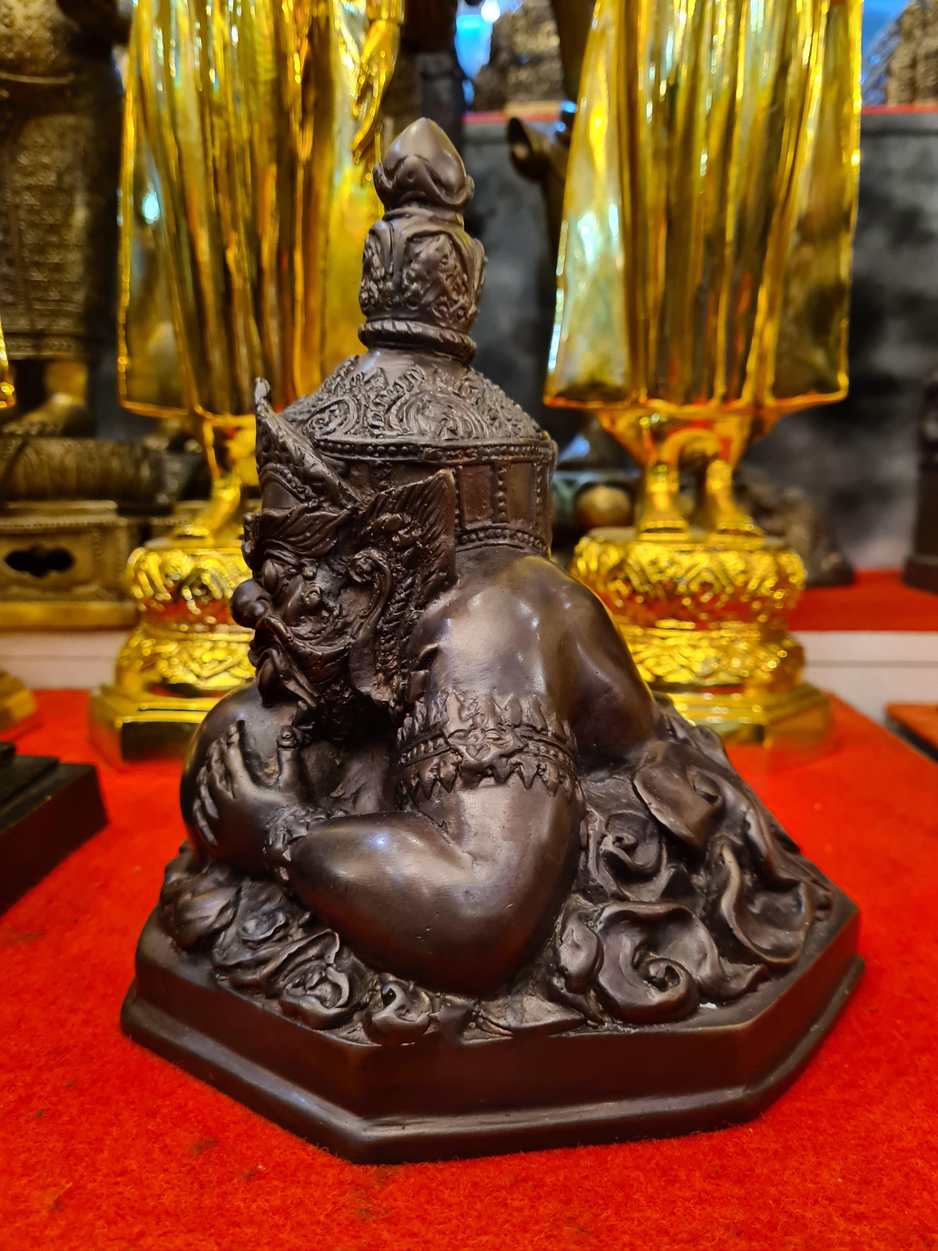 รูปหล่อ พระราหูอมจันทร์ วัดท่าไม้ จ.สมุทรสาคร ปี 2553