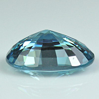 เพทายสีฟ้า (Blue Zircon) 3.41 กะรัต สีหวาน รูปไข่