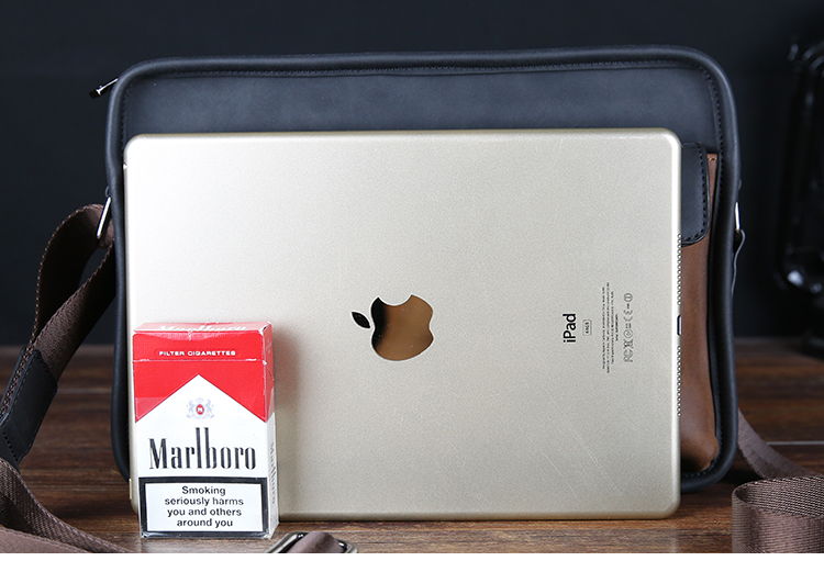 กระเป๋าสะพายข้างผู้ชาย รหัส A001