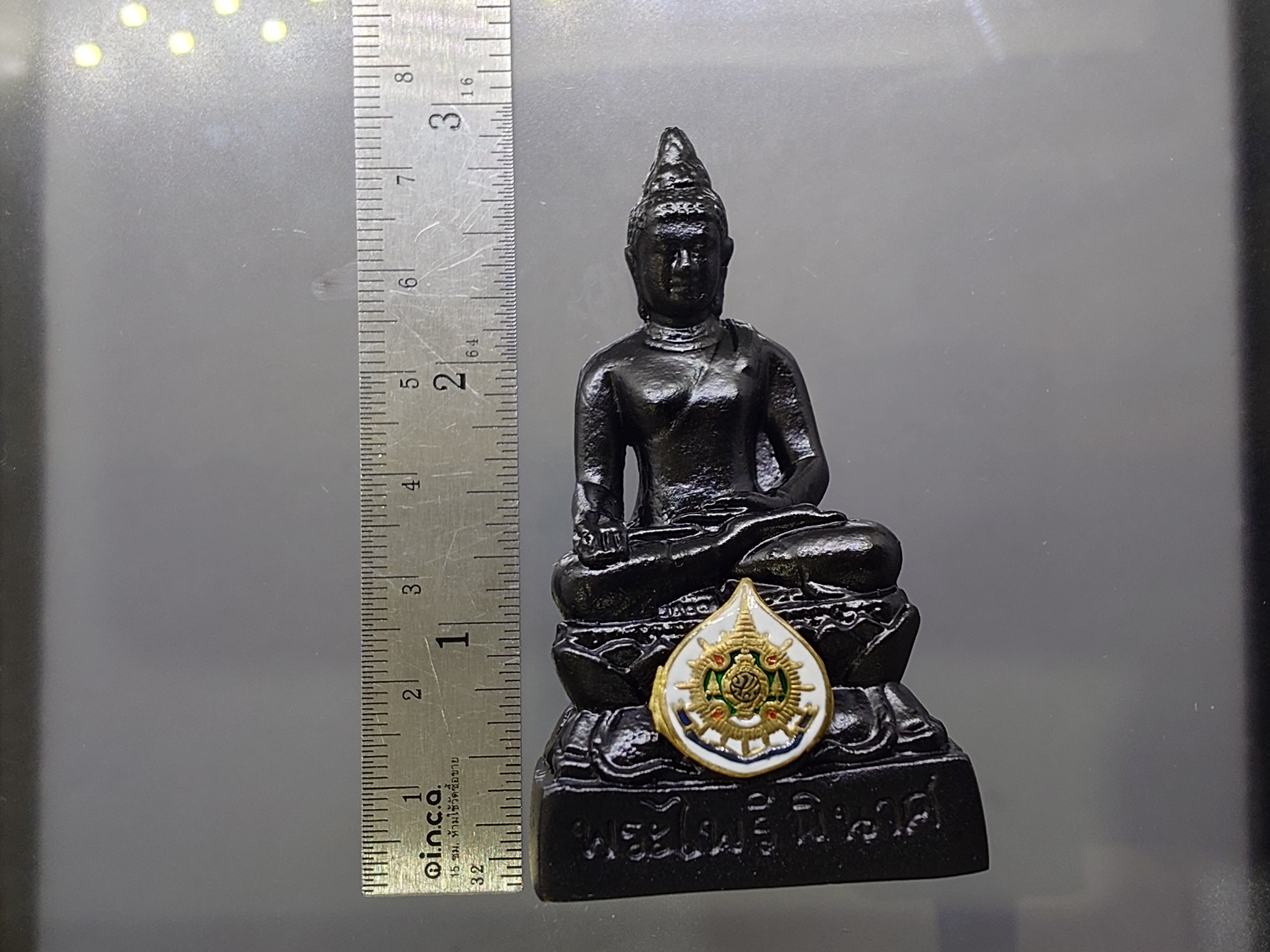 พระไพรีพินาศ ขนาดบูชา หน้าตัก 1.5 นิ้ว สูง 7 ซ.ม.เนื้อสัมฤทธิ์ รมดำ ที่ระลึก 72 พรรษา รัชกาลที่9 วัดบวรนิเวศวิหาร ปี2542 พร้อมกล่องเดิม