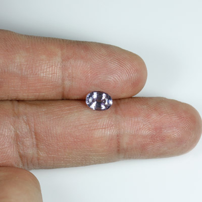 สปิเนลสีน้ำเงิน (Spinel) 0.83 กะรัต สีน้ำเงินอ่อน ไฟดี ประกายดี