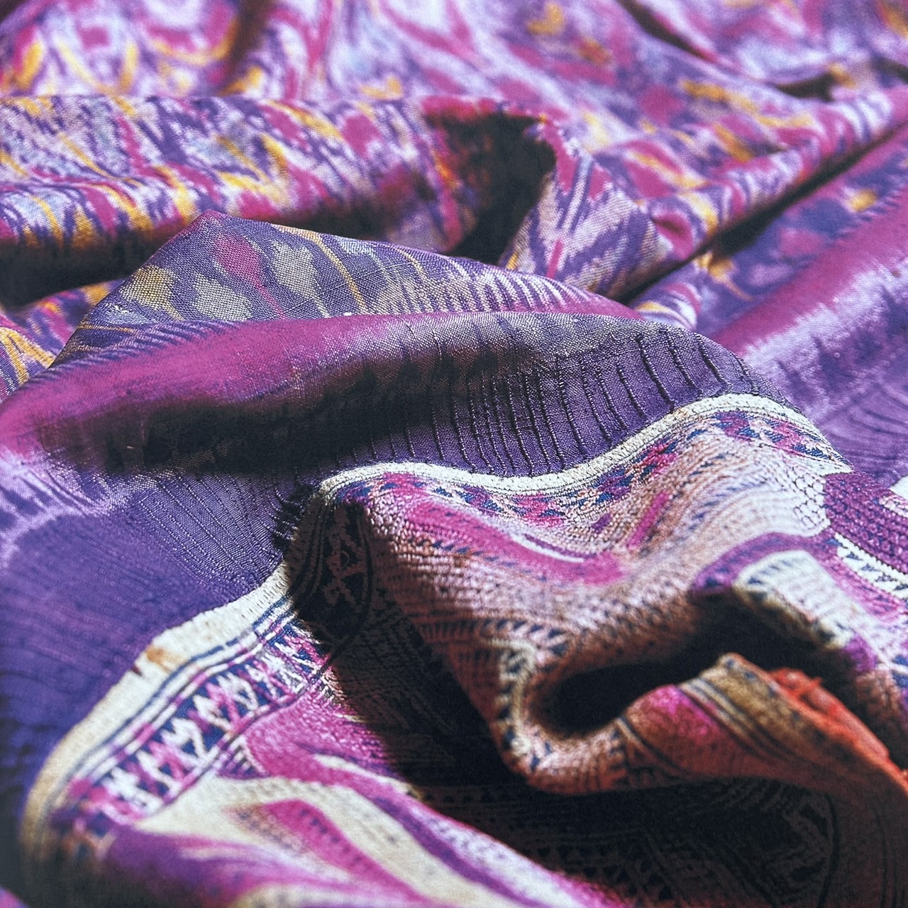 Riverbooks : ร้านหนังสือประวัติศาสตร์ Tai A Woven Culture