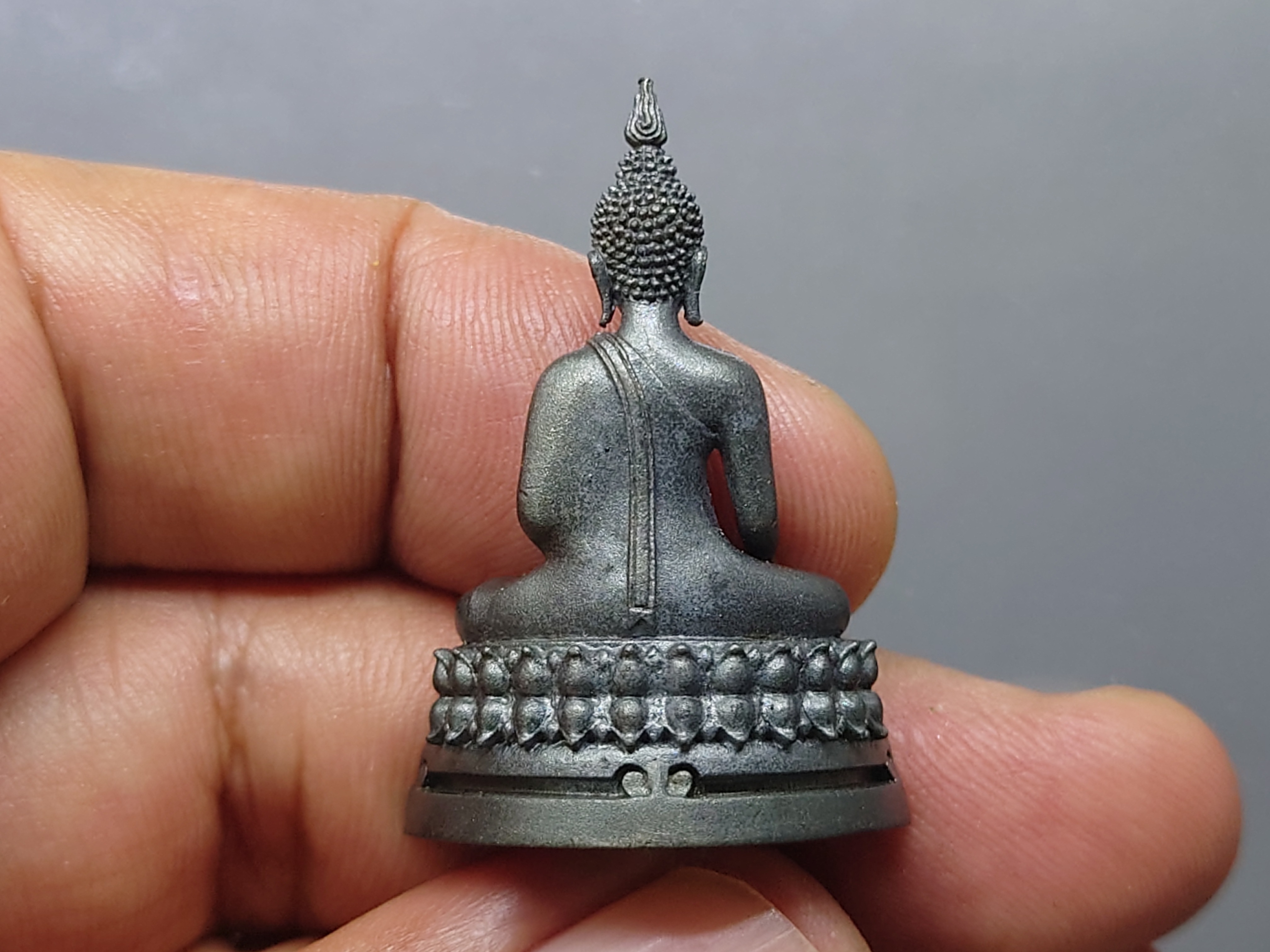 พsะคุ้มเกล้า เย็นศิsะเพราะพsะบริบาล 80 พssษา มหากษัตริย์แผ่นดินสยาม เนื้อเงินรมดำ พิมพ์ใหญ่ ปี2550 พร้อมกล่องเดิม