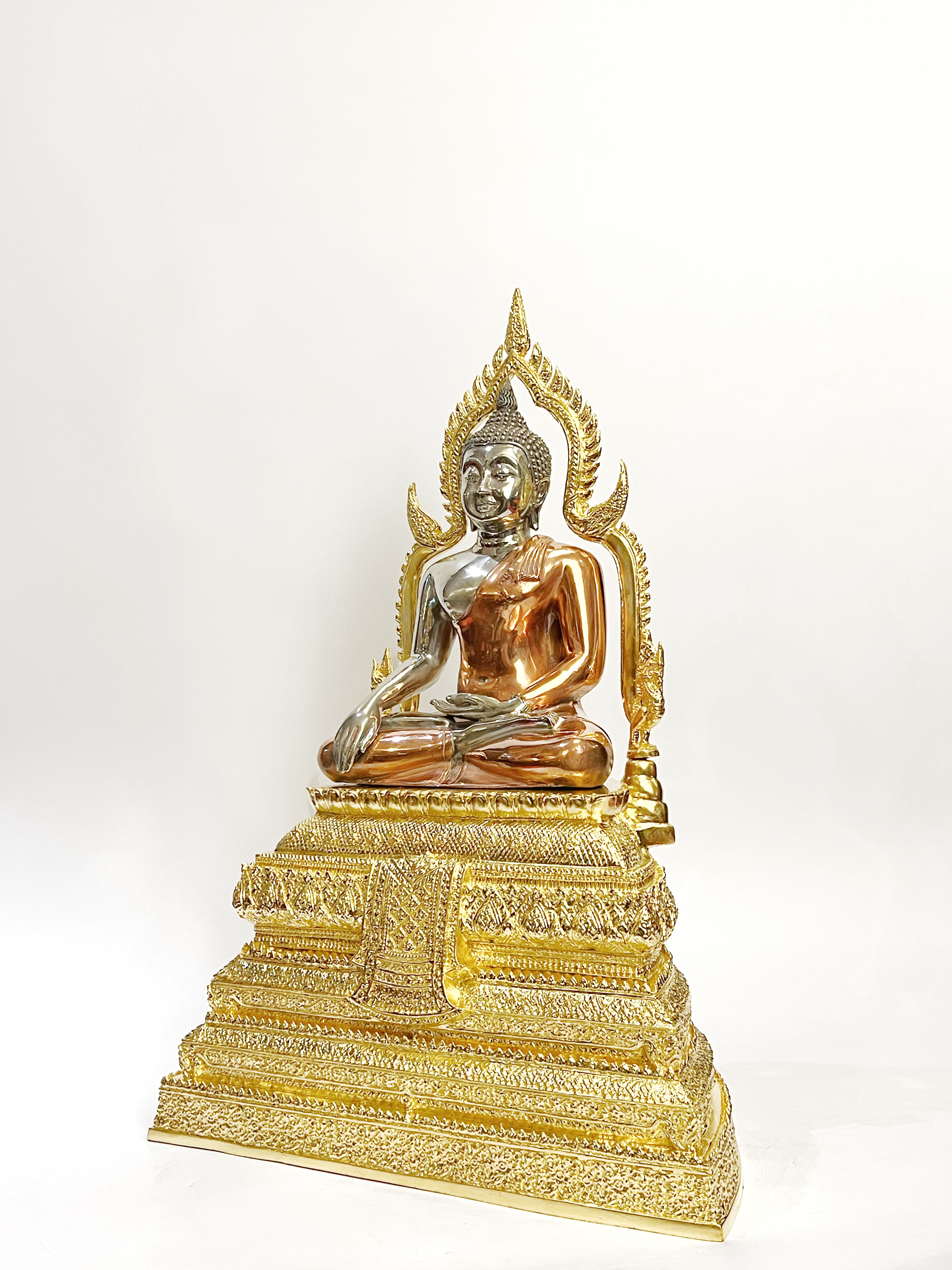 หลวงพ่อเพชร หน้าตัก 9 นิ้ว วัดท่าหลวง รุ่นพระพิจิตร พ.ศ.2542-2543