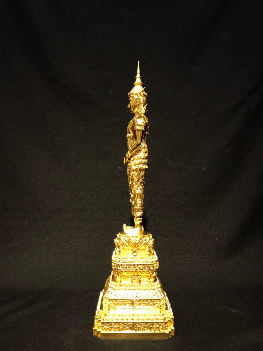 พระพุทธรูปปางถวายเนตร ทรงเครื่องจักพรรดิ์ หน้าตัก 5 นิ้ว วัดอรุณราชวรารามราชวรมหาวิหาร ปี พ.ศ.2539