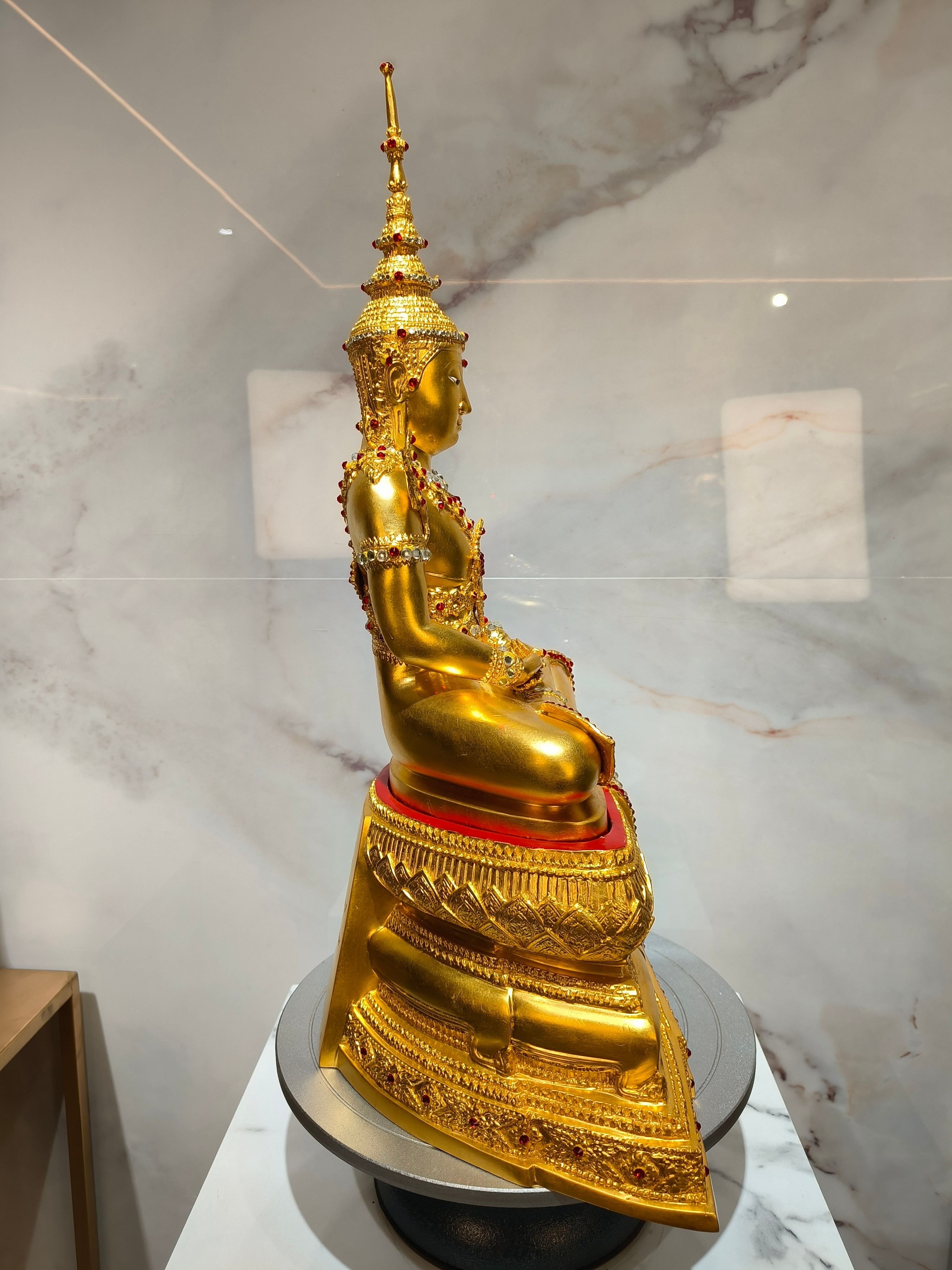 พระพุทธรูป พระแก้วมรกต ทรงเครื่องฤดูร้อน หน้าตัก 9 นิ้ว