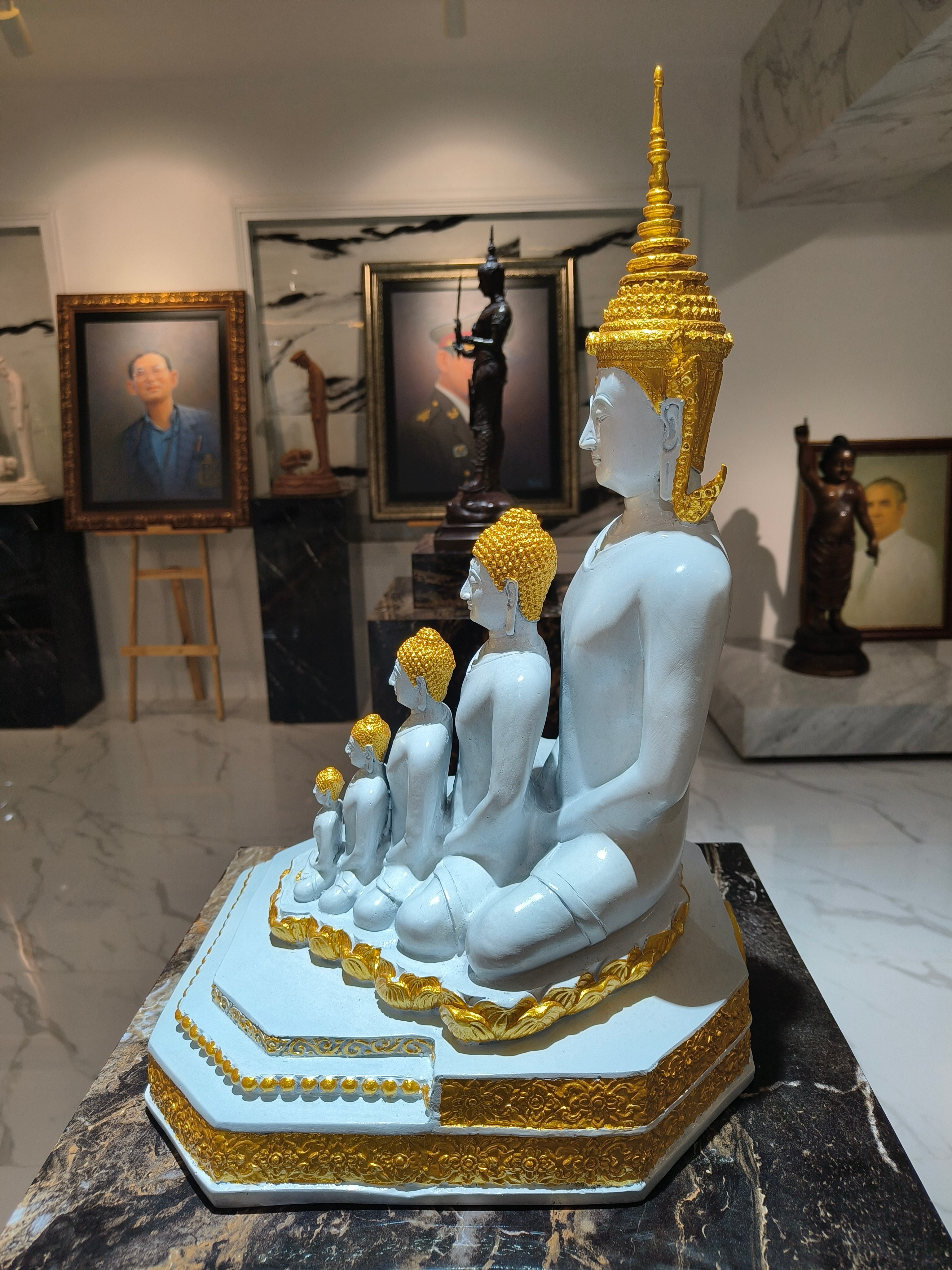 พระพุทธเจ้า 5 พระองค์ หน้าตัก 9 นิ้ว วัดพระธาตุผาซ่อนแก้ว