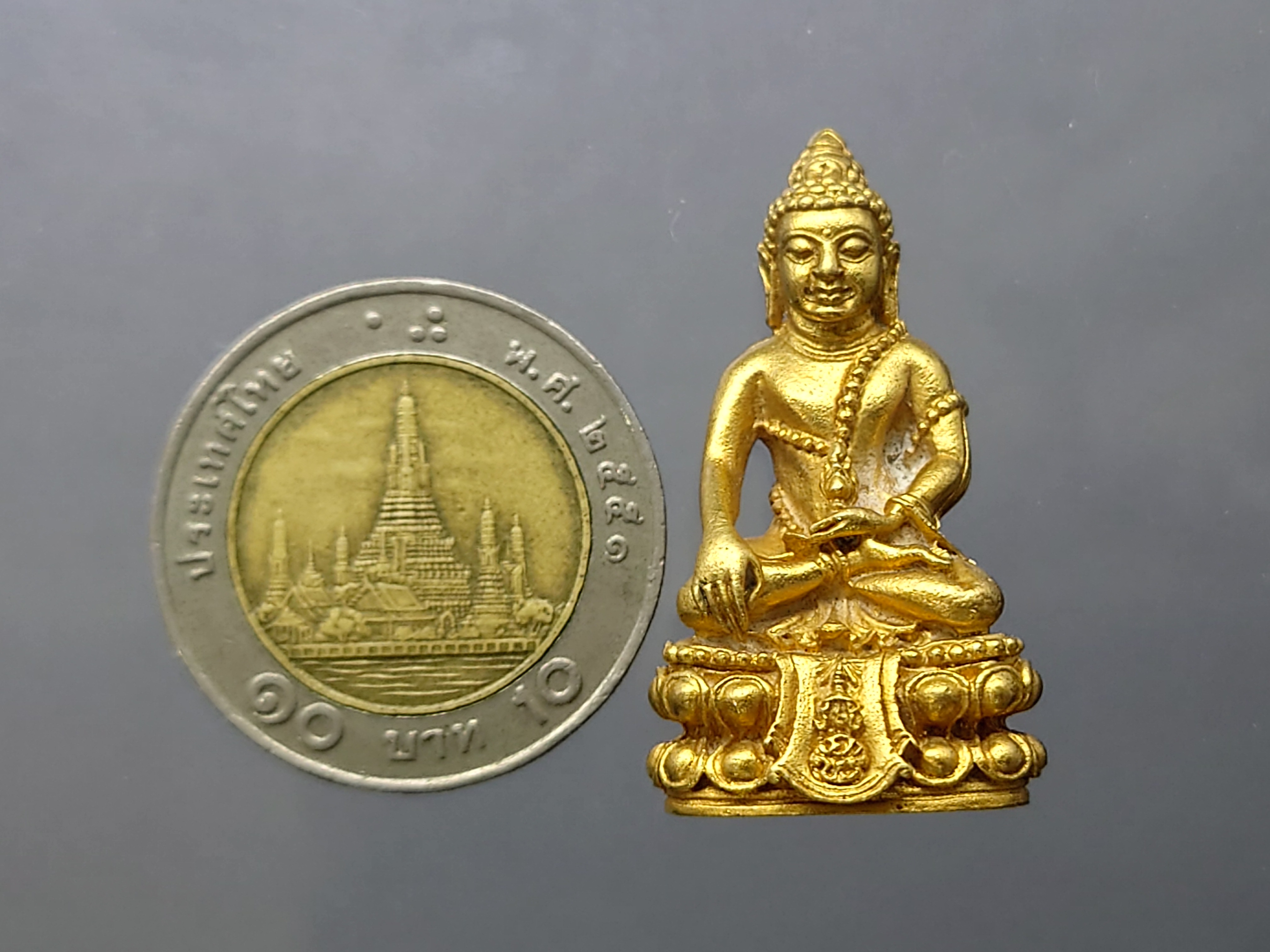 พระกริ่งคุ้มเกล้า เนื้อทองคำ(หนัก 2 บาท)หน้าไทย(ศิรากาศ) หายาก พ.ศ.2522 สภาพสวย