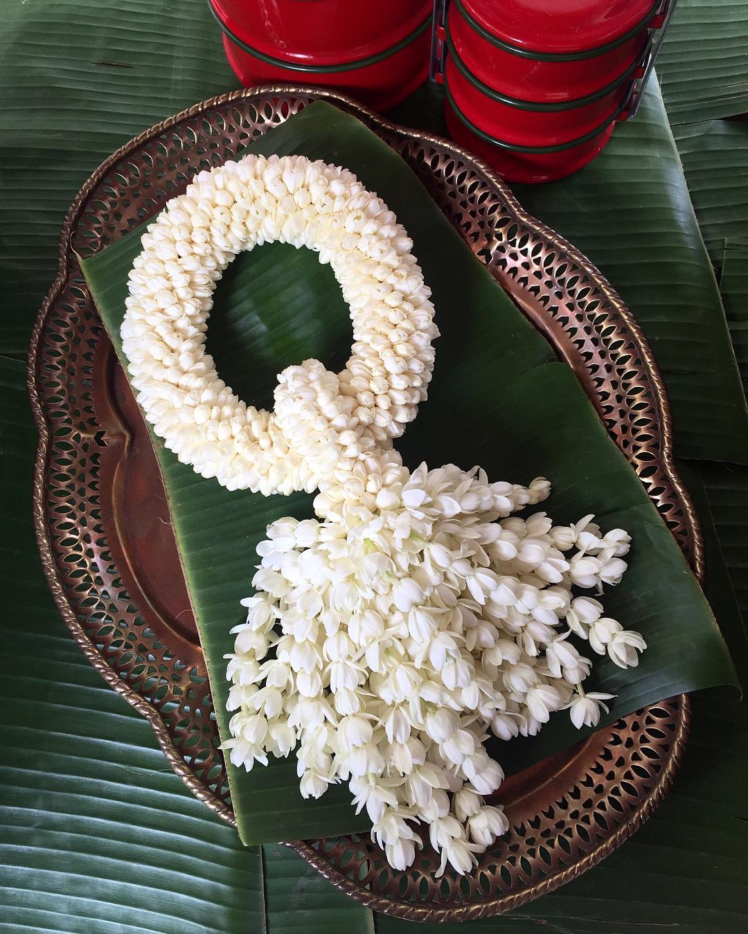 ถาดเหลี่ยมเปลทองเหลืองโบราณ ขอบฉลุ ขนาด 18 นิ้ว