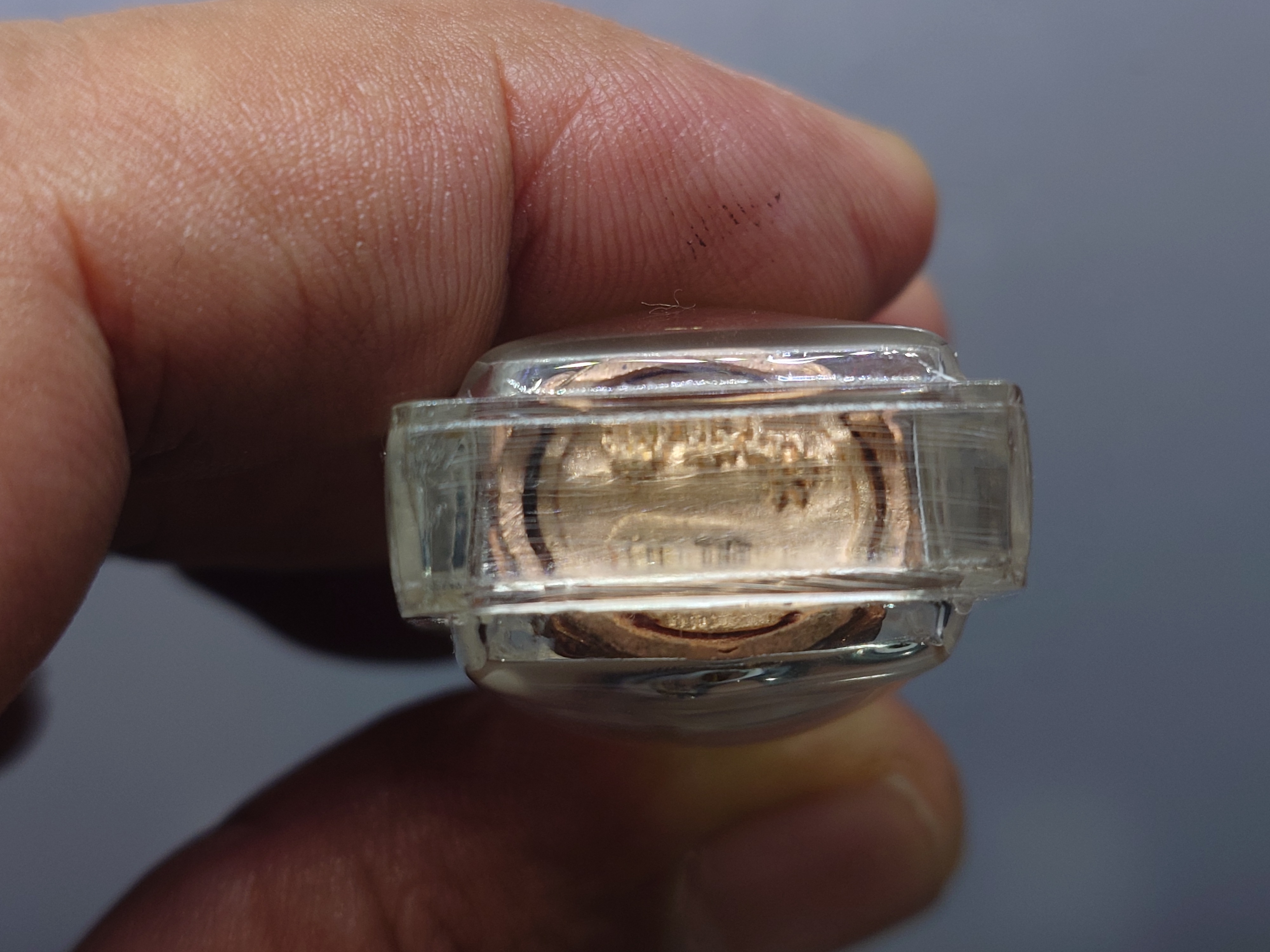 พระกริ่งยูไลฮุก โครงการพัฒนาบูรณะพระอุโบสถ วัดแก้วแจ่มฟ้า เนื้อเงินสามกษัตริย์ สร้างเนื่องในวาระ พระบาทสมเด็จพระเจ้าอยู่หัว ทรงครองสิริราชสมบัติครบ 50 ปี พ.ศ.2539 เลี่ยมพร้อมใช้