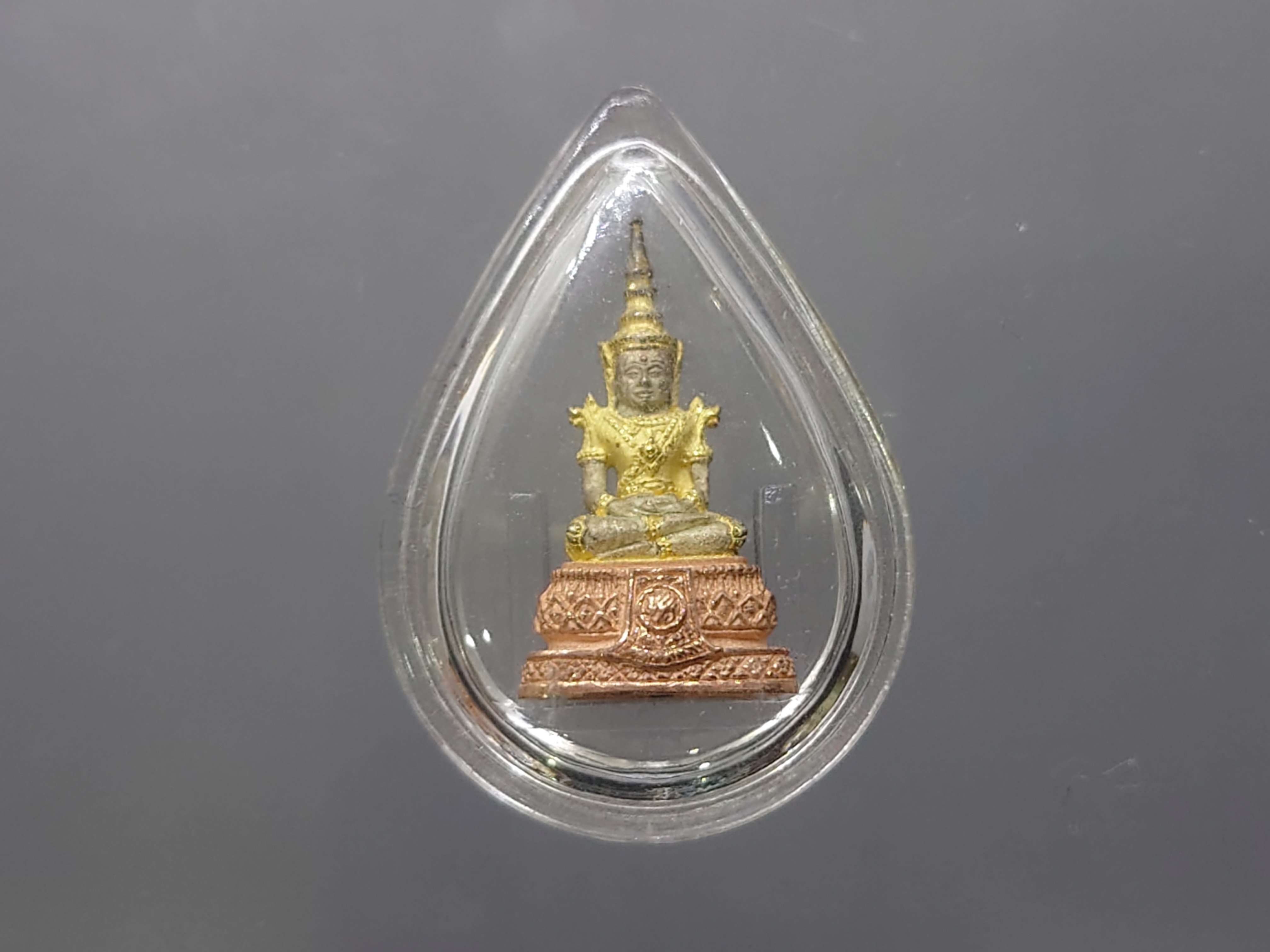 พระแก้ว 75 พรรษา รัชกาลที่9 เนื้อเงินสามกษัตริย์ พิมพ์เล็ก ขนาดสูง 2.5 เซน ปี2545 กล่องเดิม