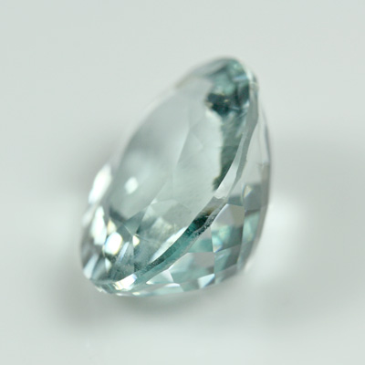 **ขายแล้ว** อความารีน (Aquamarine) 2.61 กะรัต รูปไข่ สีฟ้าอ่อนติดเขียวเล็กน้อย