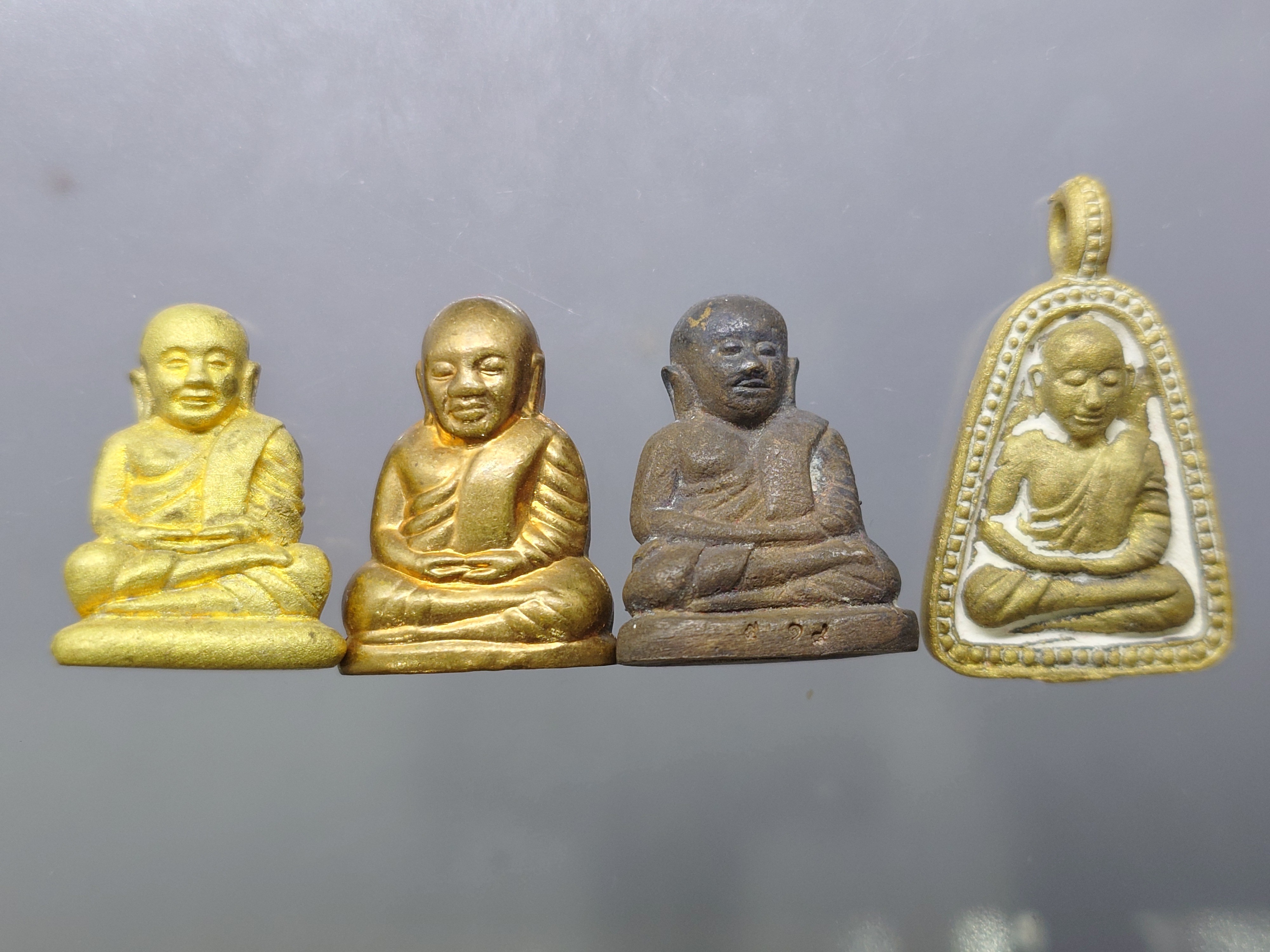 หลวงพ่อเงิน รุ่นเงินสิทธิโชติ ชุดพิเศษ 4 องค์ วัดบางคลาน (หิรัญญาราม) จ.พิจิตร ปี2557 พร้อมกล่องเดิม