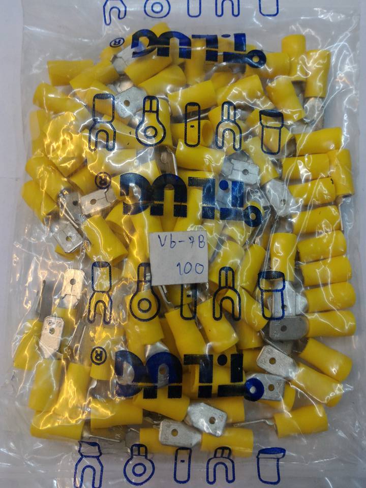 หางปลาV6-7ฺB/YELLOWสีเหลืองยี้ห้อT-LUG (ราคาตัวล่ะ)