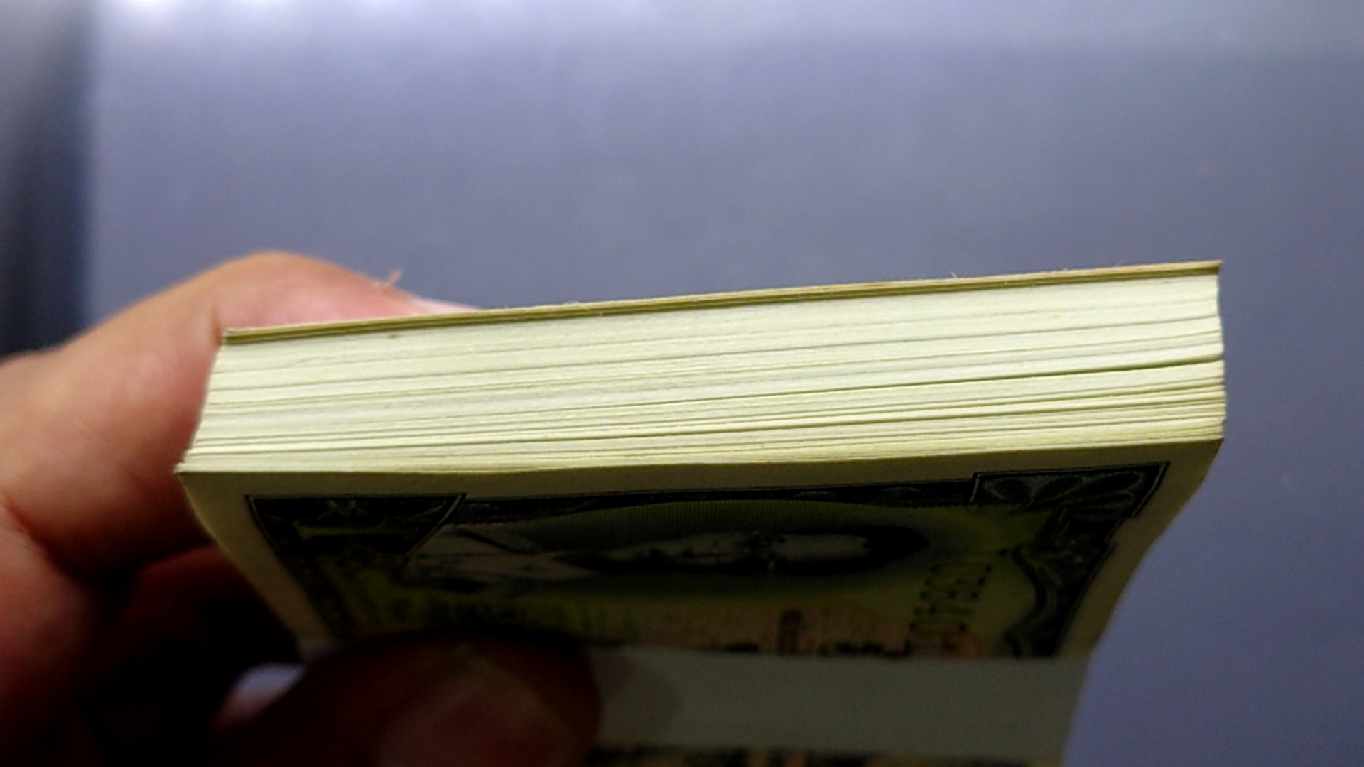 ธนบัตร 1 บาท (ยกแหนบ เรียงเลข 100 ใบ) แบบ 9 รุ่น 6 ไม่ผ่านใช้ เก่าเก็บ