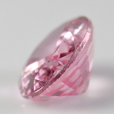สปิเนลสีชมพู (Spinel) 0.63 กะรัต สีชมพูหวาน รูปร่างดี