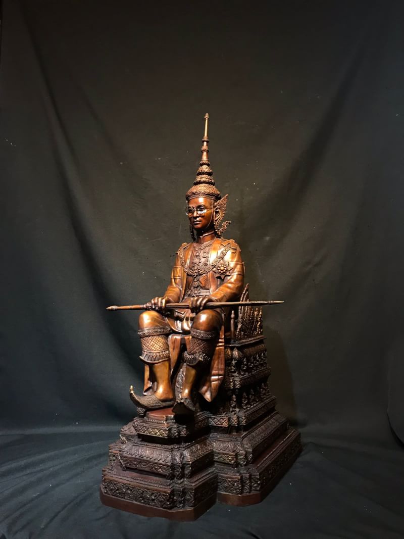 พระบรมรูปหล่อรัชกาลที่ 9 นั่งบัลลังก์หน้าตัก 16 นิ้ว