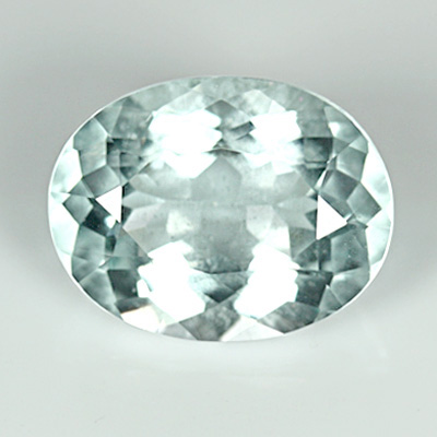 **ขายแล้ว** อความารีน (Aquamarine) 2.61 กะรัต รูปไข่ สีฟ้าอ่อนติดเขียวเล็กน้อย