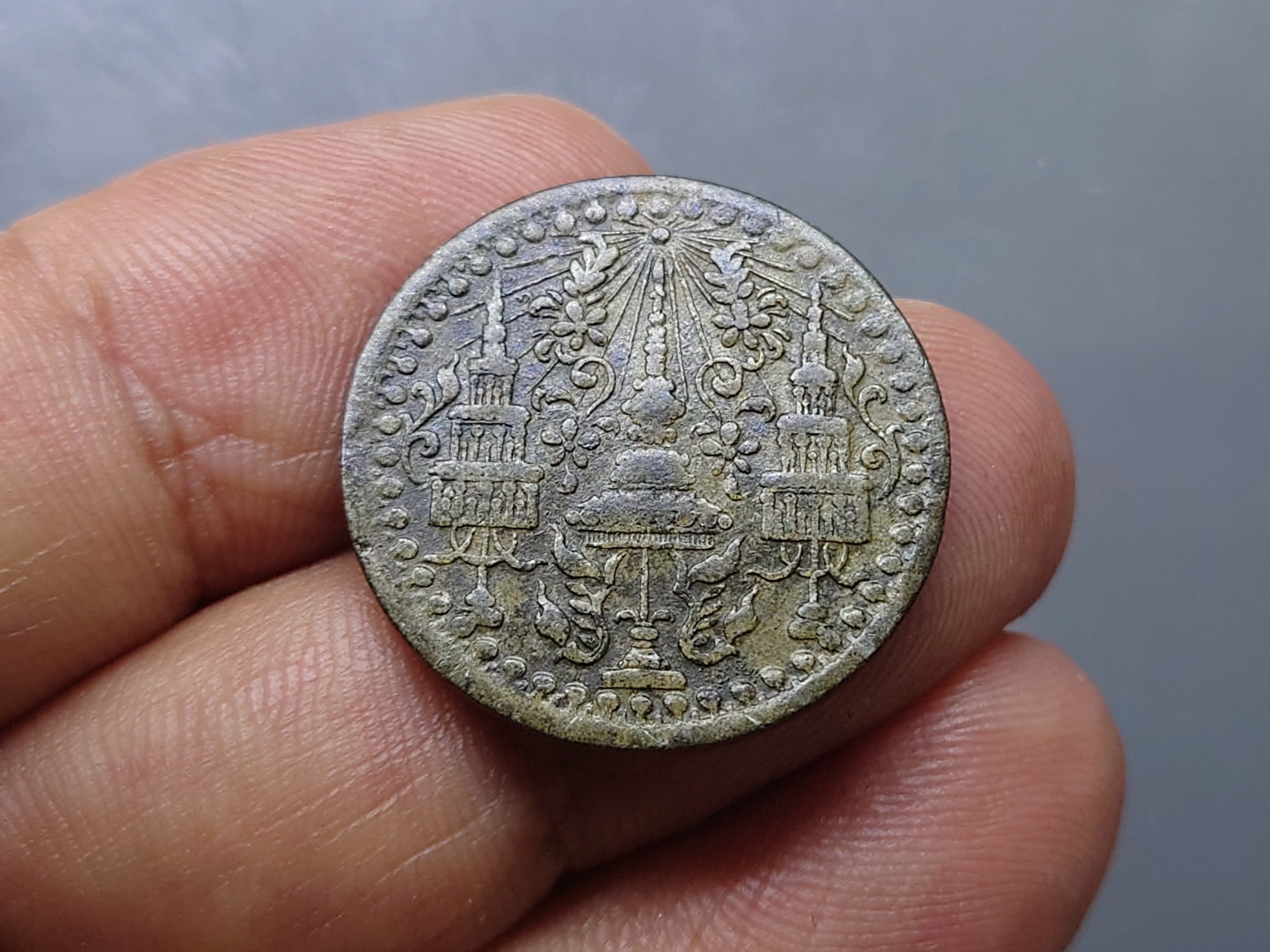 เหรียญโสฬส ดีบุก พระมงกุฎ-พระแสงจักร ร4 ปี 2405