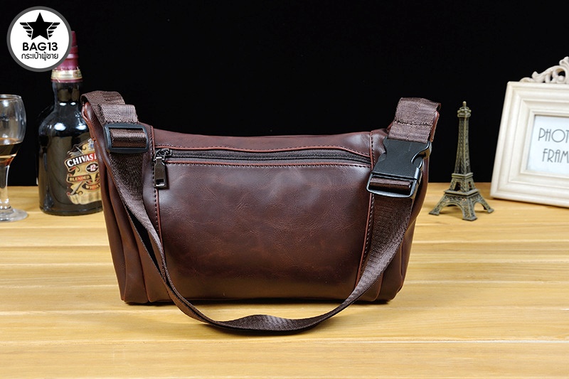 กระเป๋าคาดอกผู้ชาย รหัส B018